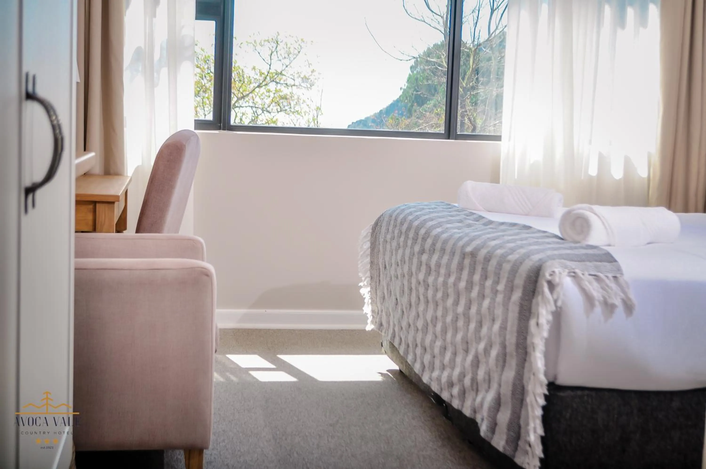 Bed in Avoca Vale Country Hotel