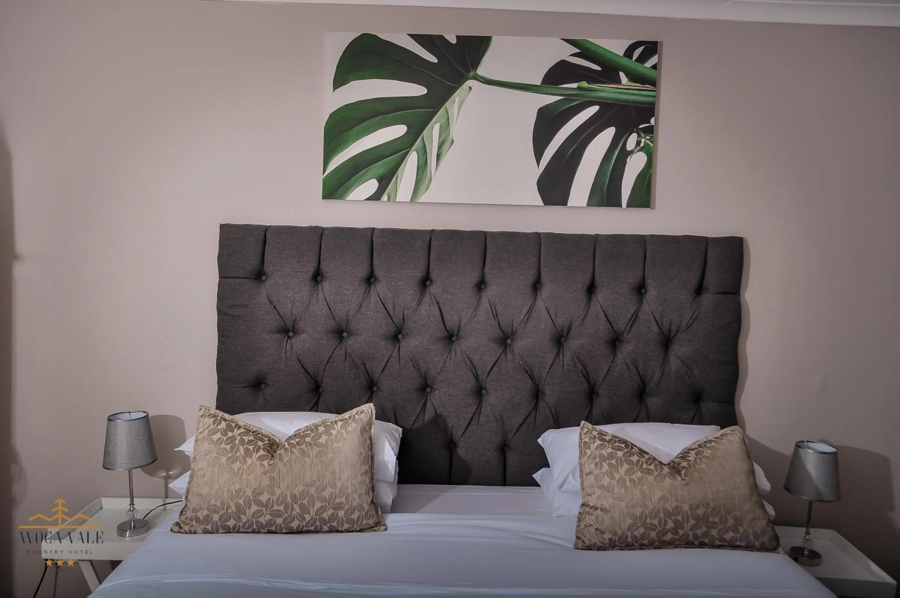 Bed in Avoca Vale Country Hotel