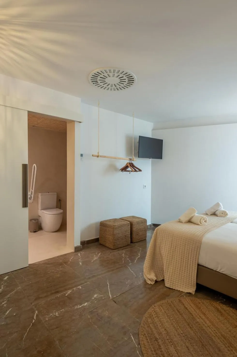 Photo of the whole room, Bed in Hostal Es Niu de Tamariu