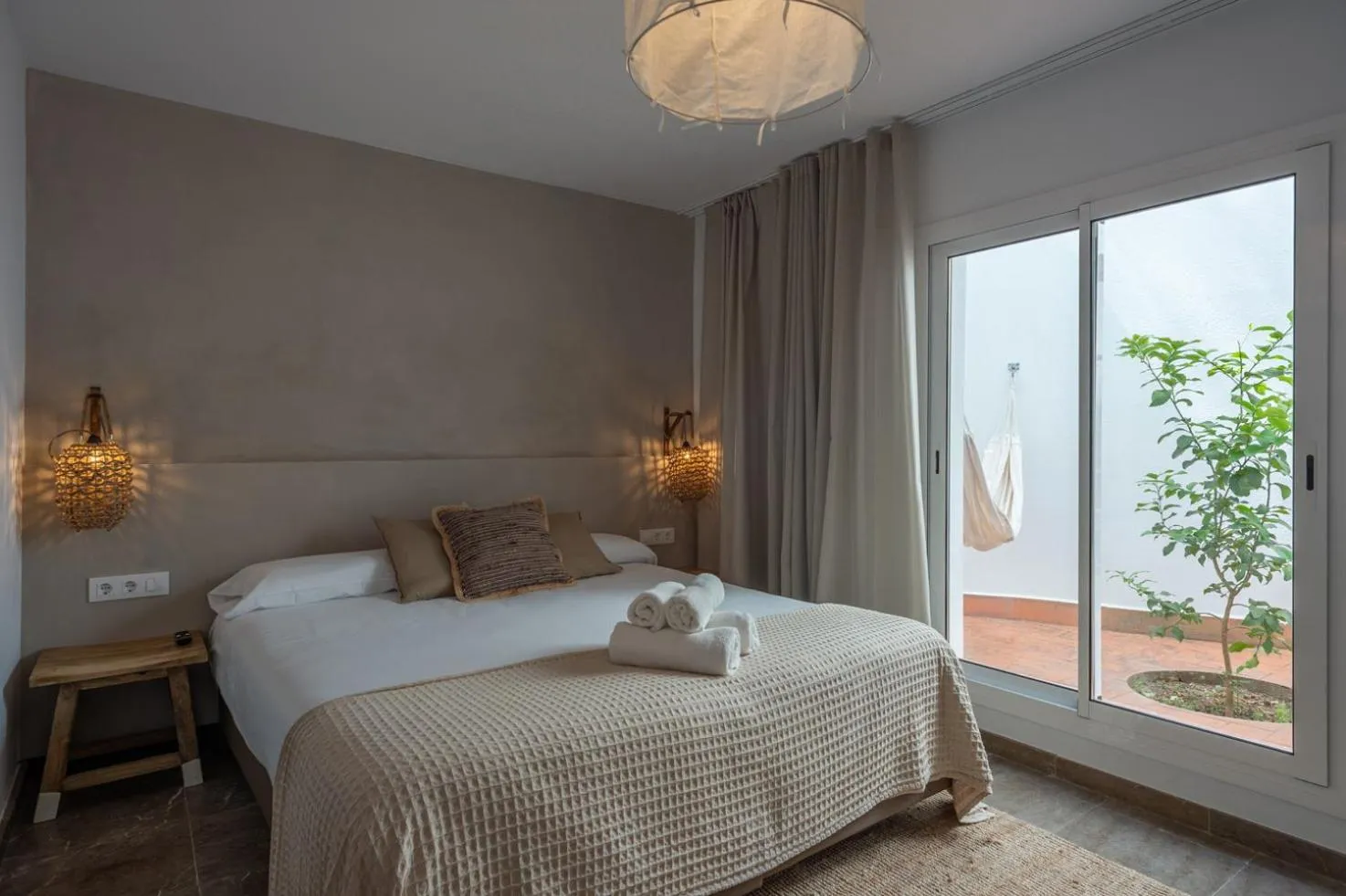 Bed in Hostal Es Niu de Tamariu