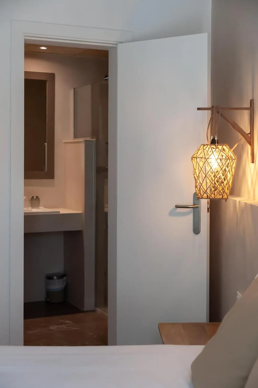 Bathroom, Bed in Hostal Es Niu de Tamariu