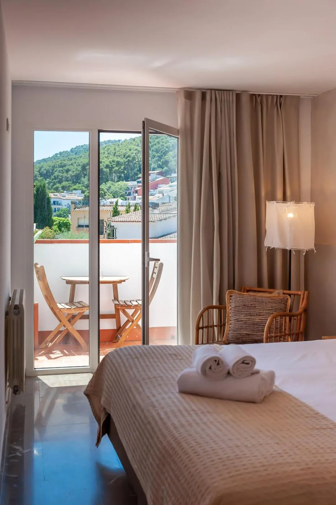 Photo of the whole room, Bed in Hostal Es Niu de Tamariu