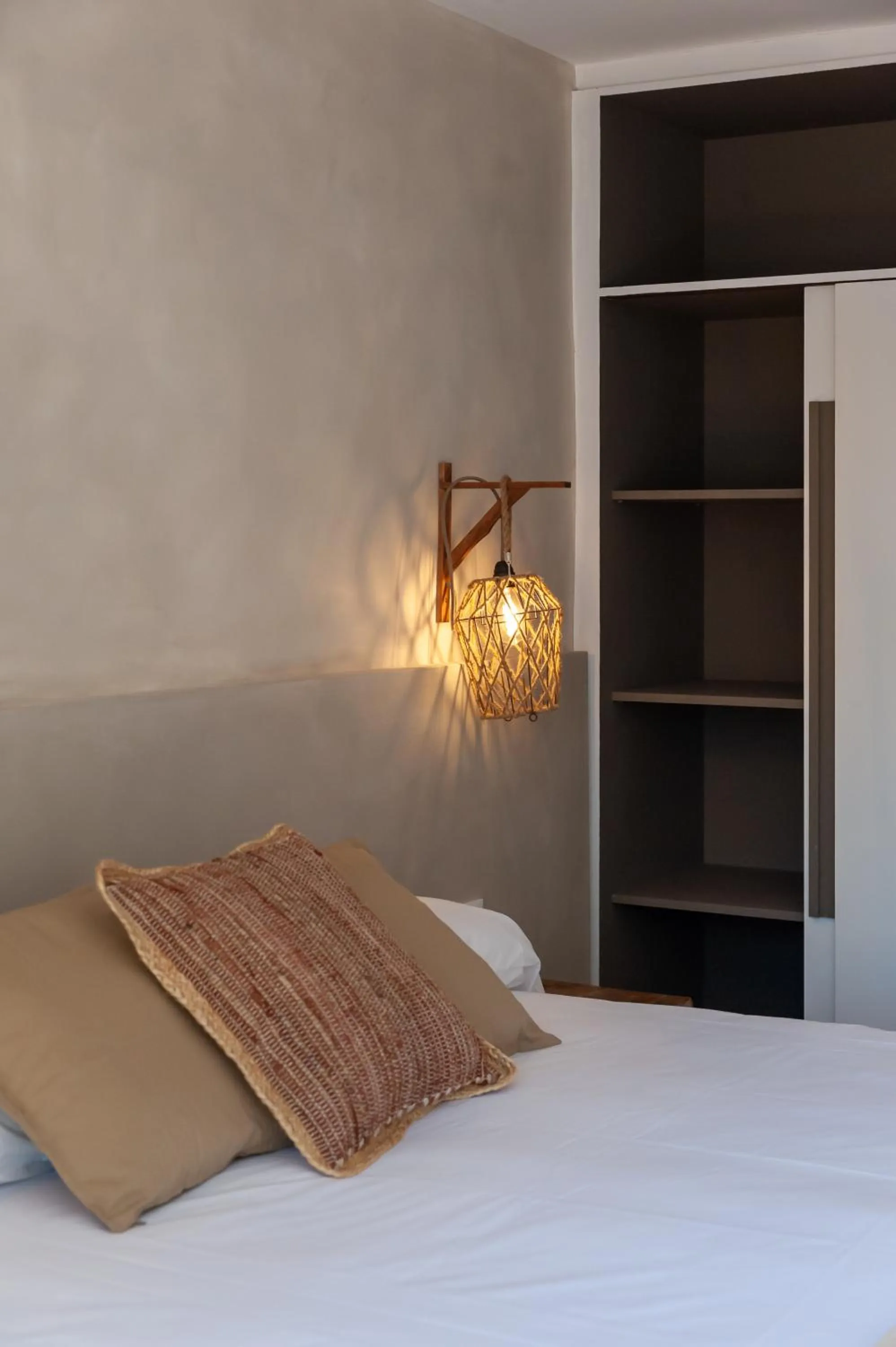 Bed in Hostal Es Niu de Tamariu