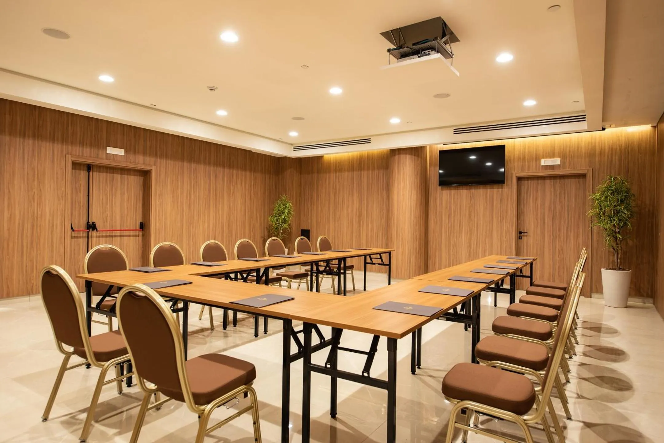 Business facilities in Gold Tower Lifestyle Hotel