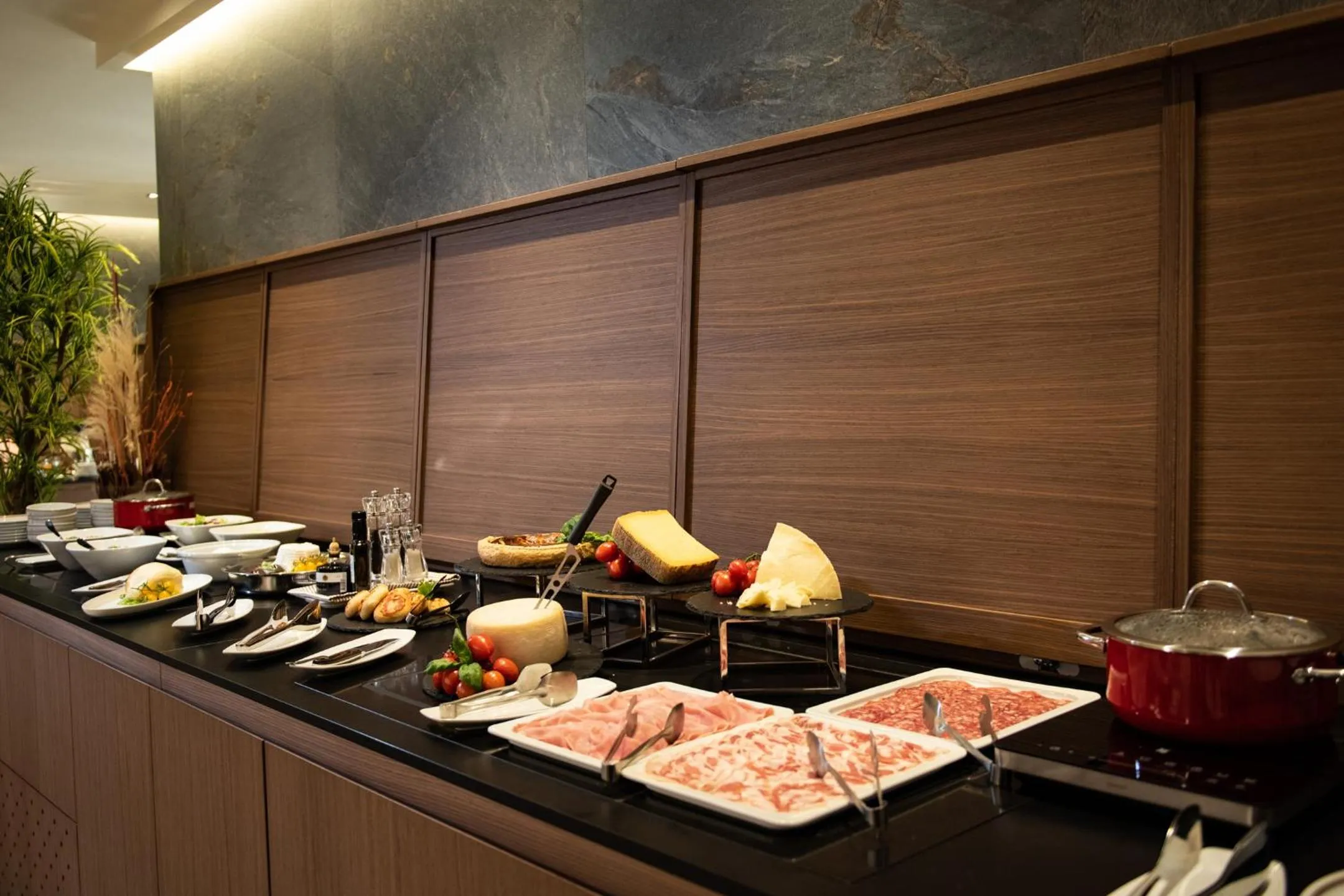 Food and drinks in Gold Tower Lifestyle Hotel