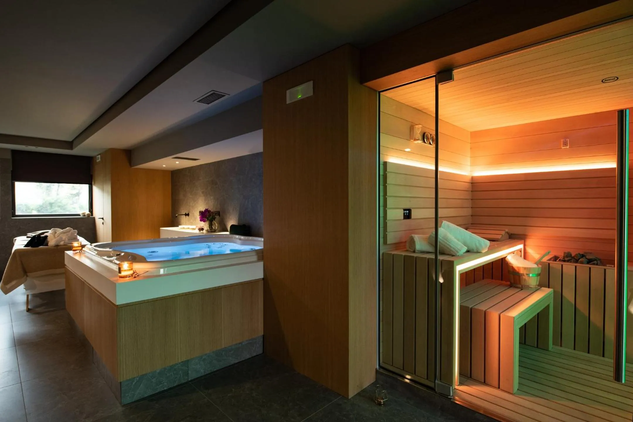 Sauna in Gold Tower Lifestyle Hotel