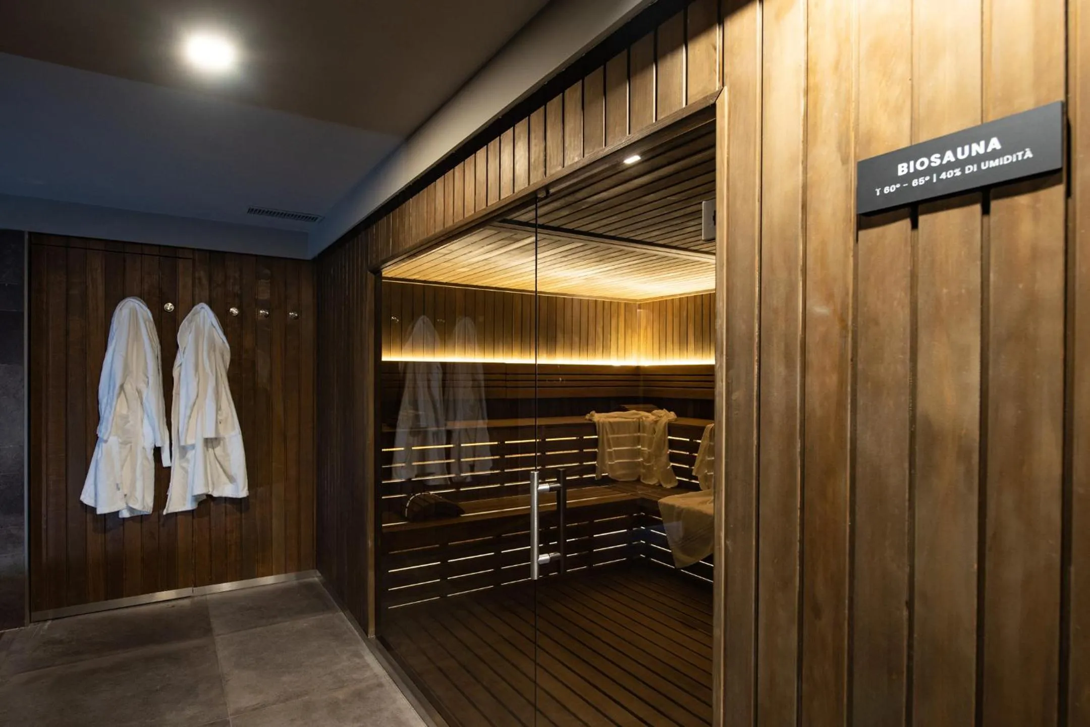 Sauna in Gold Tower Lifestyle Hotel