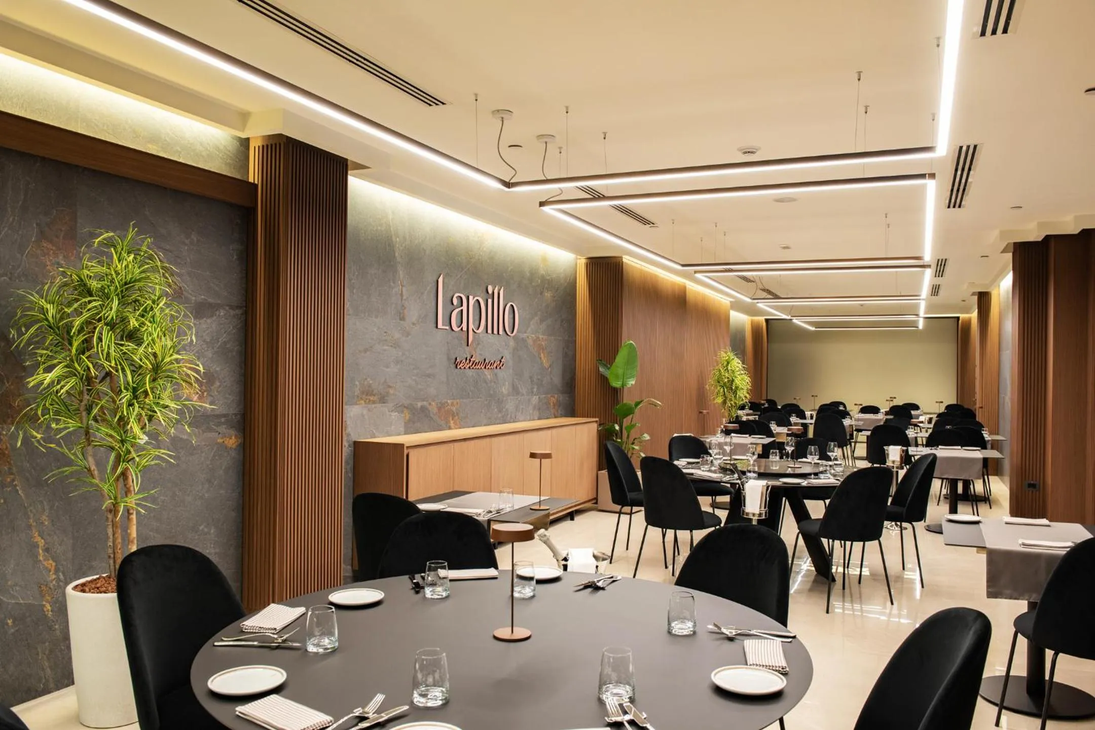 Restaurant/places to eat in Gold Tower Lifestyle Hotel