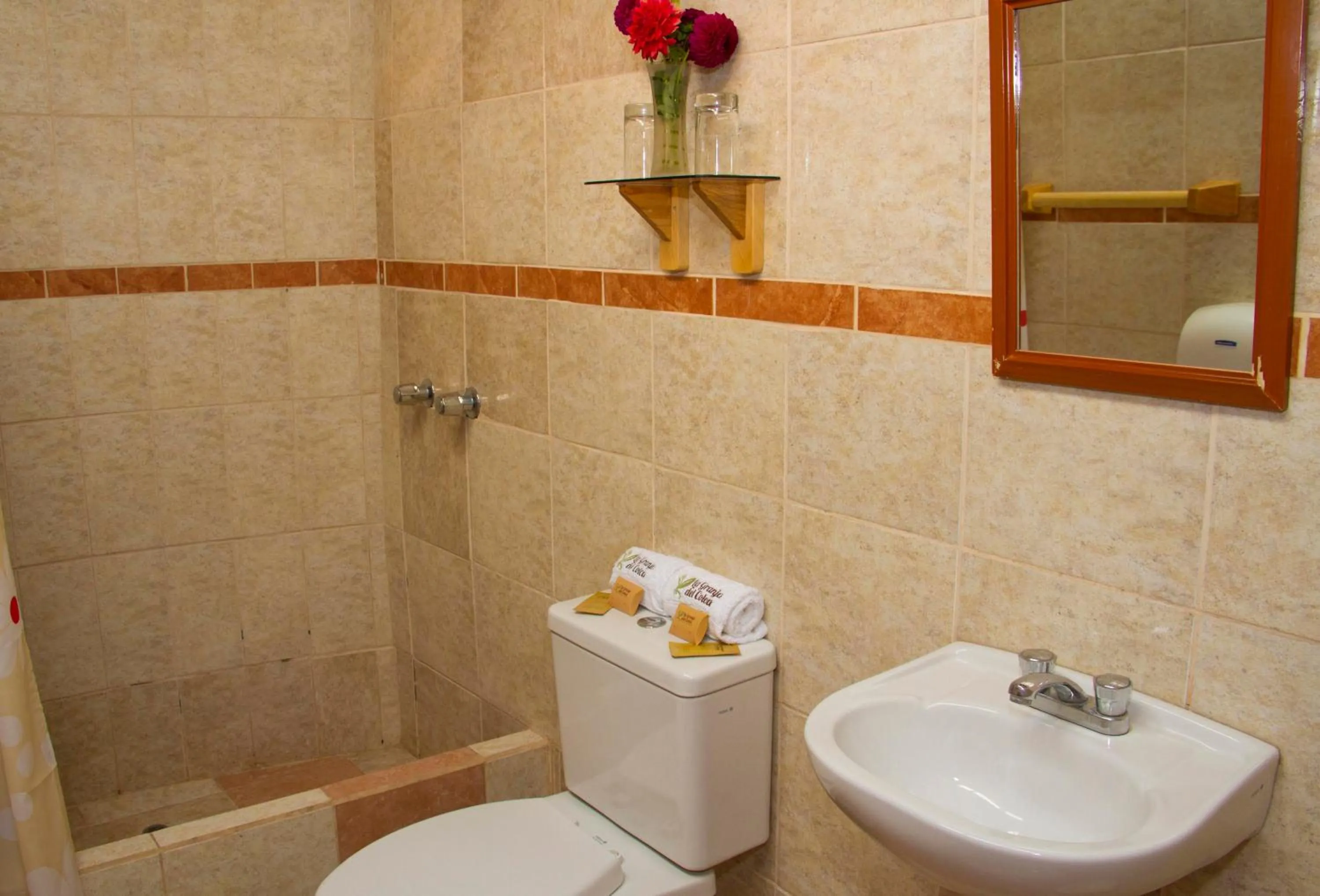 Bathroom in Hotel Kuntur Wassi