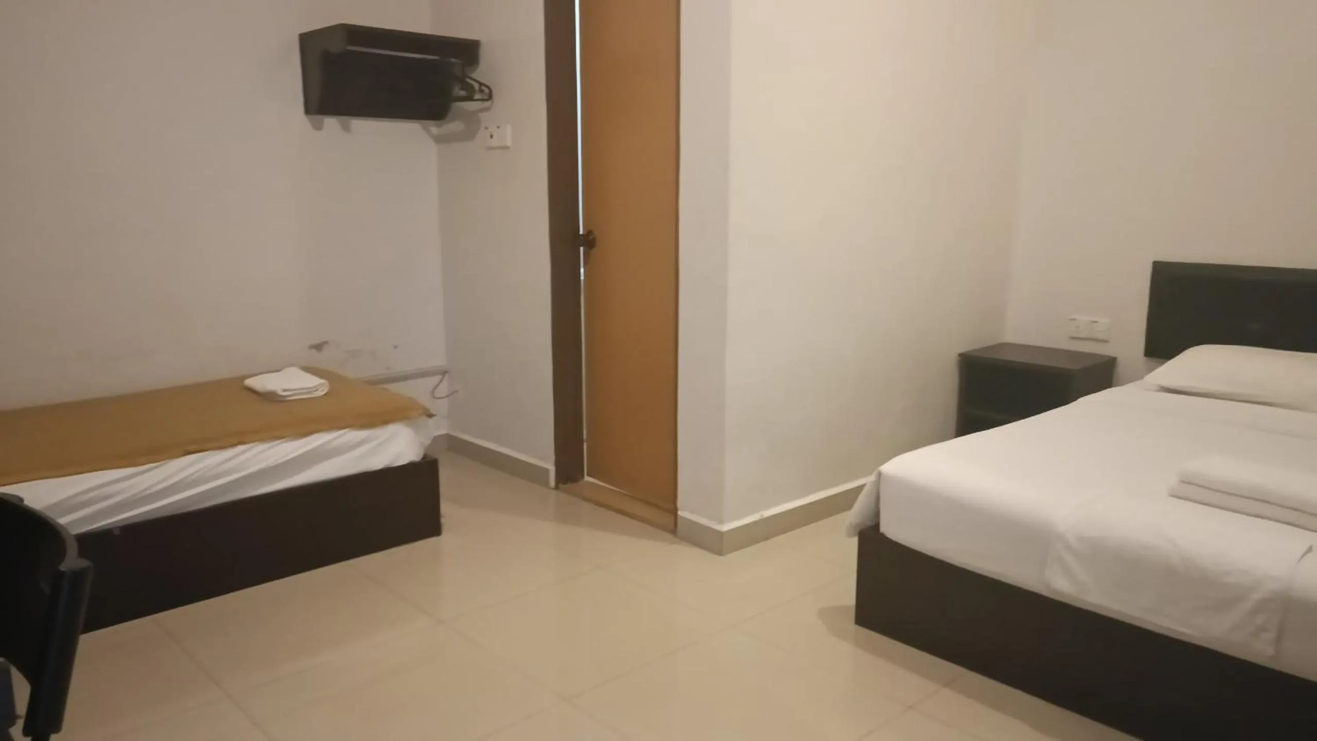 Evening entertainment, Bed in CK Hotel - Self Check In