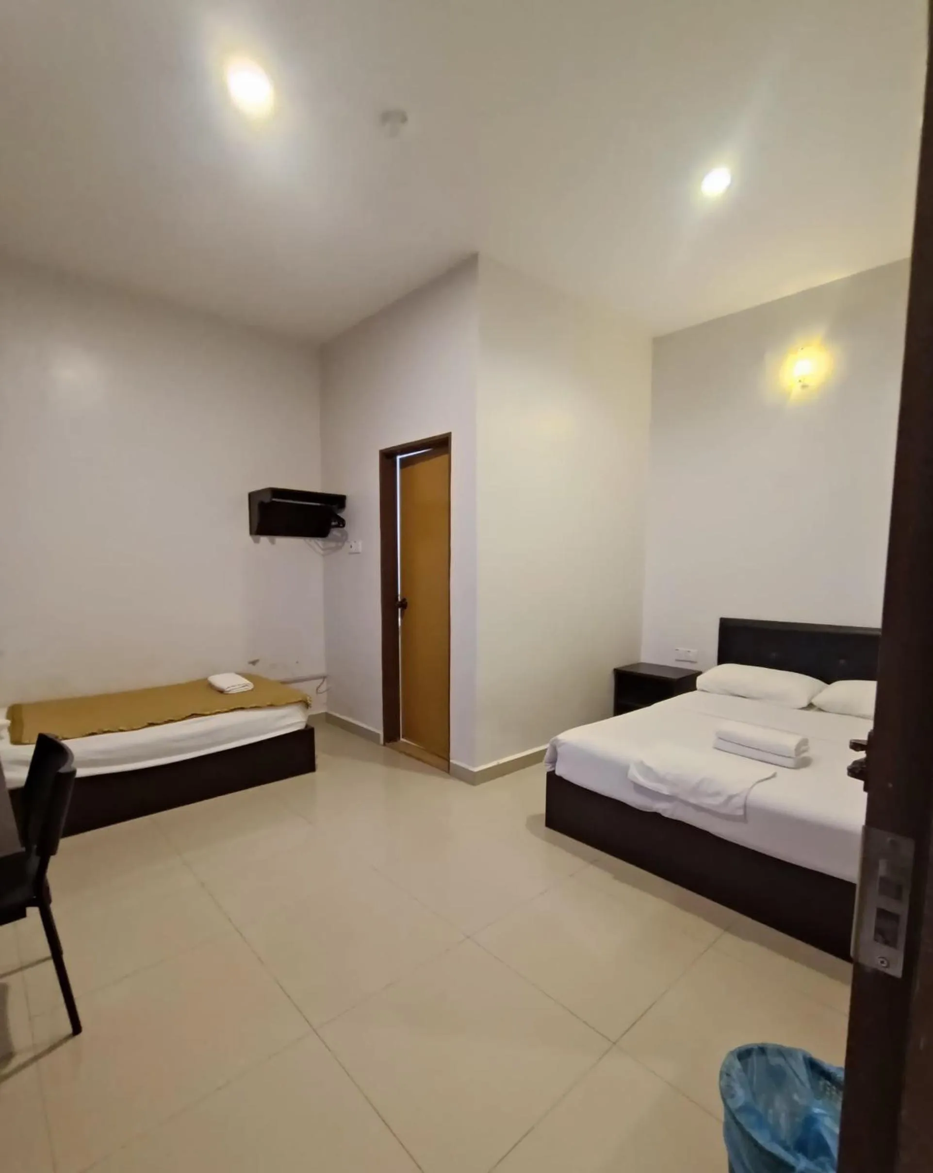 Bedroom, Bed in CK Hotel - Self Check In