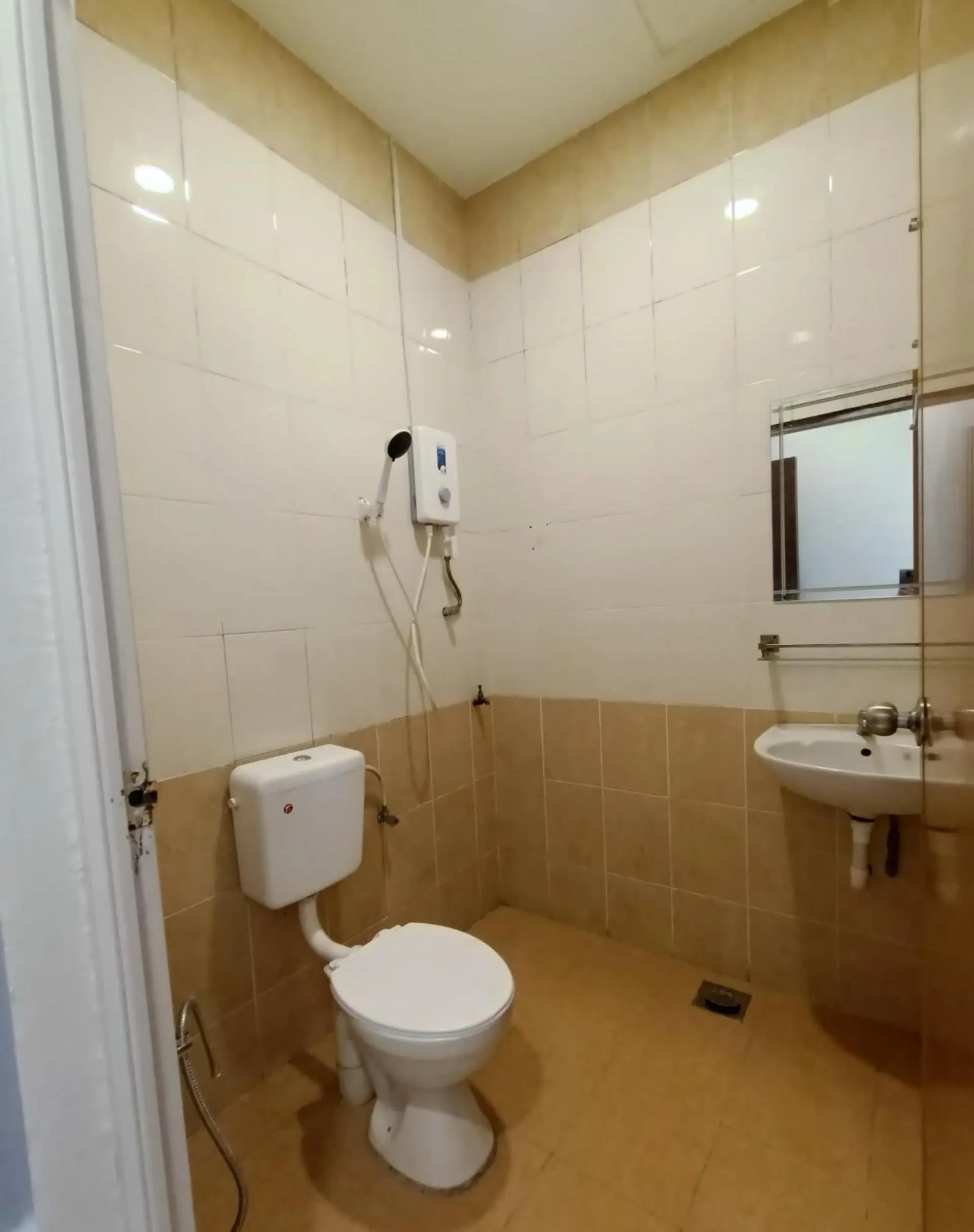 Shower in CK Hotel - Self Check In