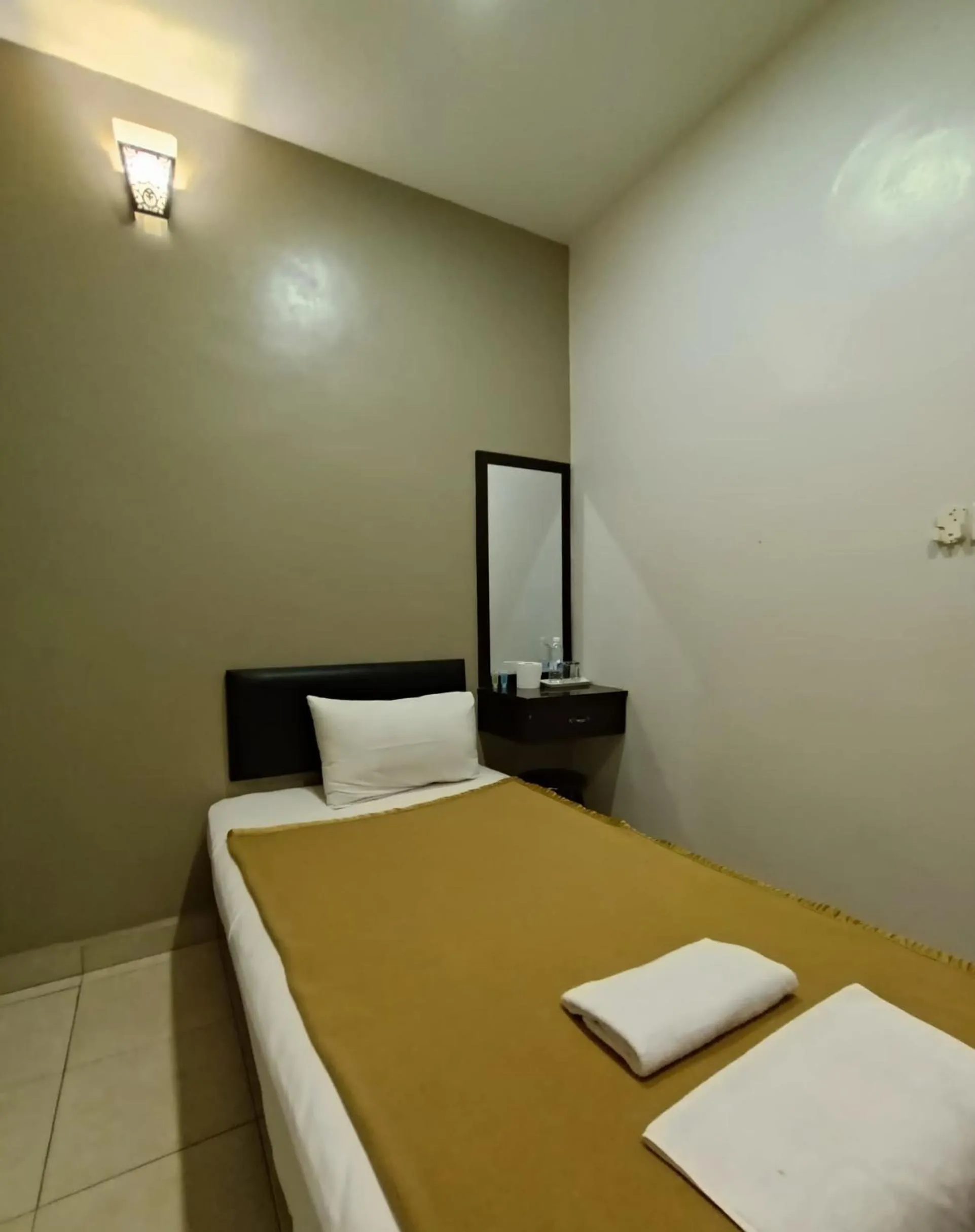 Bed in CK Hotel - Self Check In