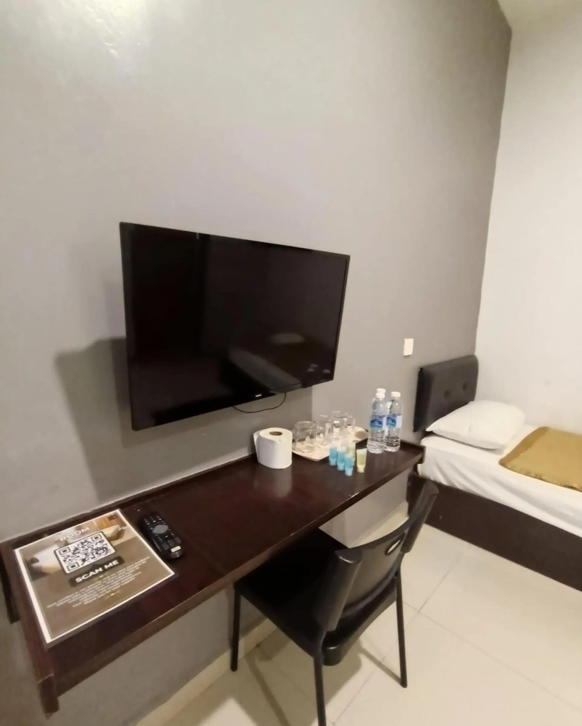 TV and multimedia, Bed in CK Hotel - Self Check In