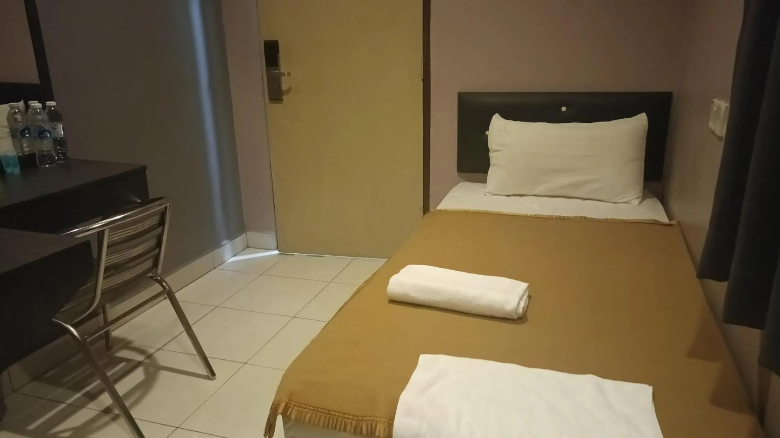 Photo of the whole room, Bed in CK Hotel - Self Check In