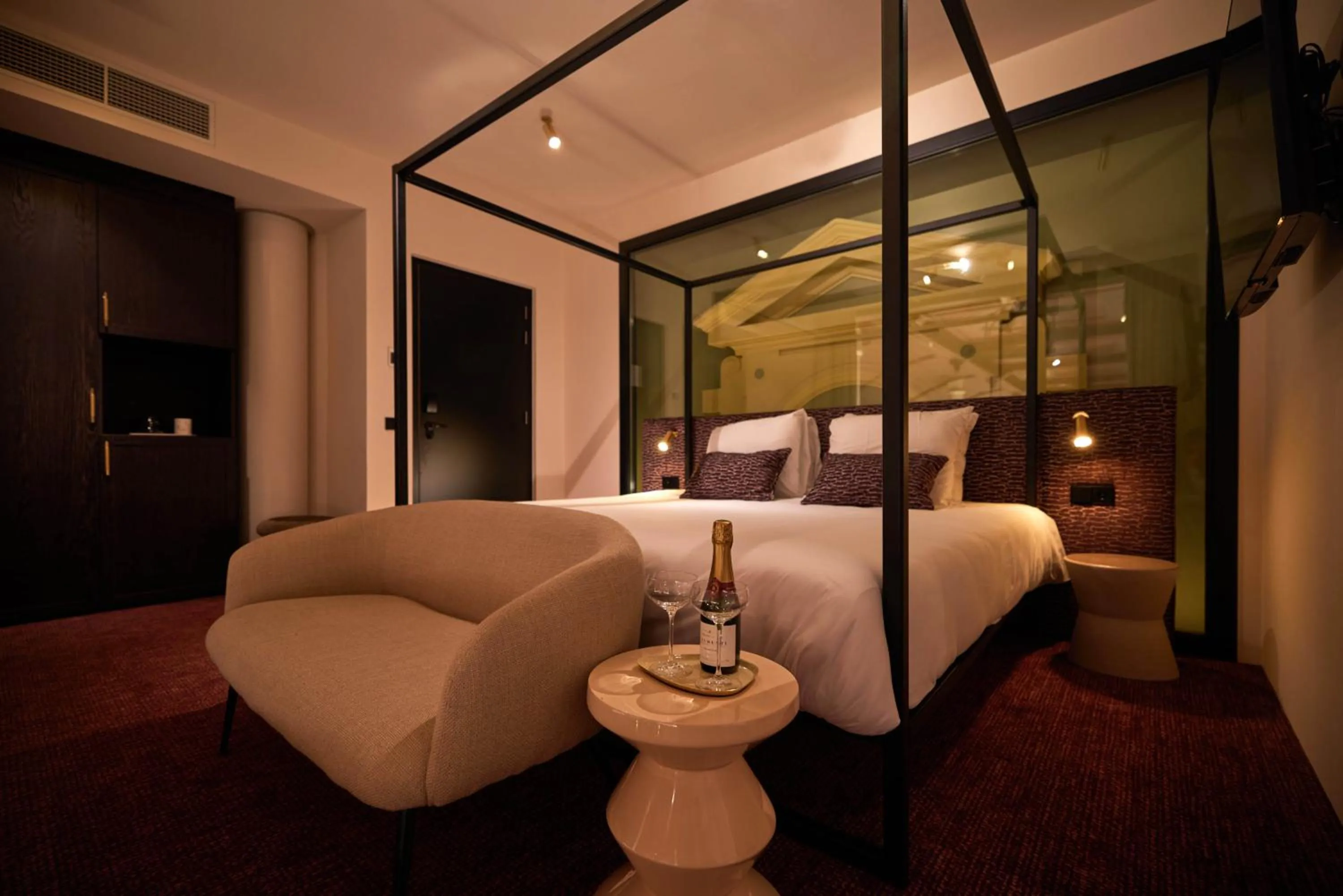 Bed in Heavens Hotel