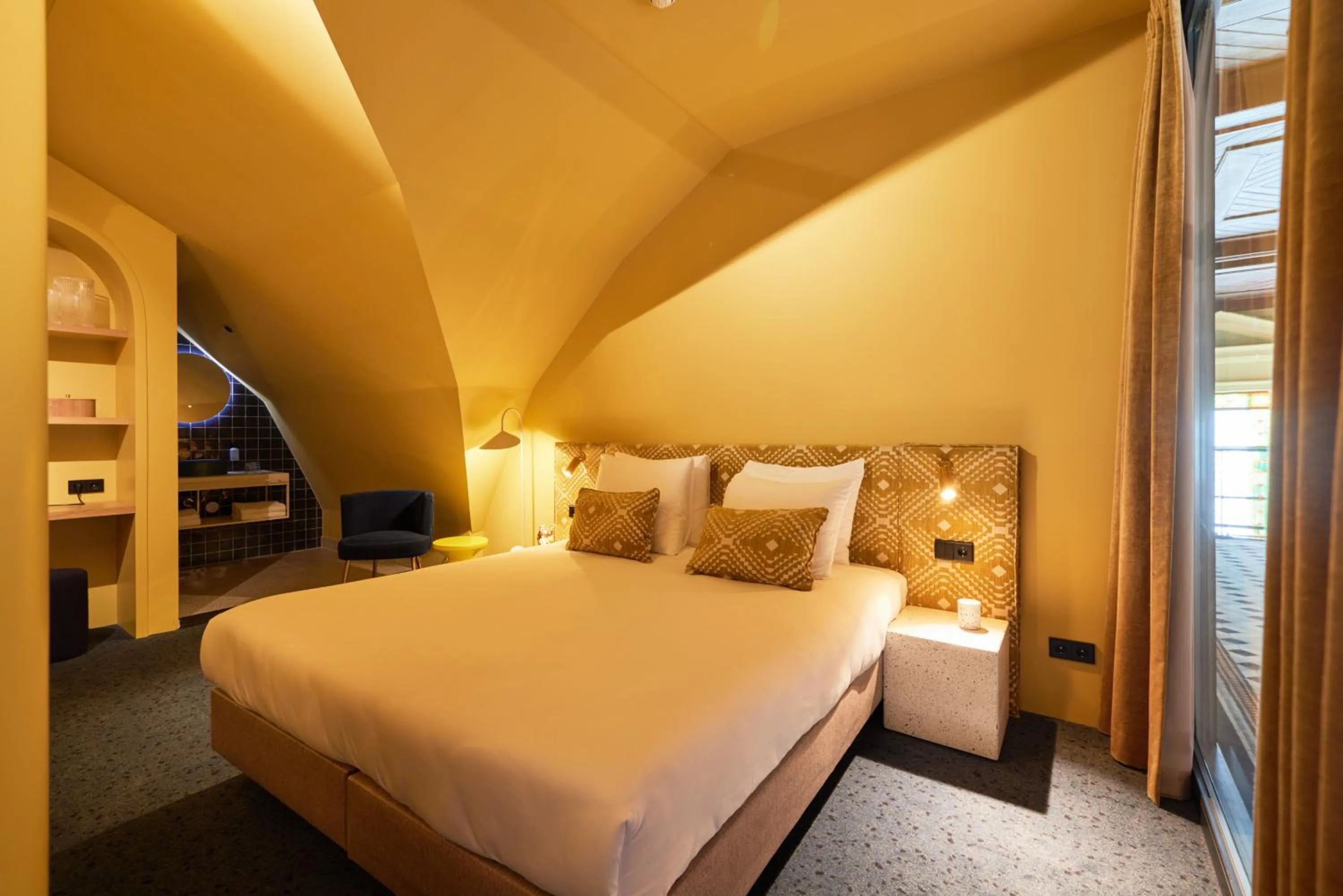 Bed in Heavens Hotel