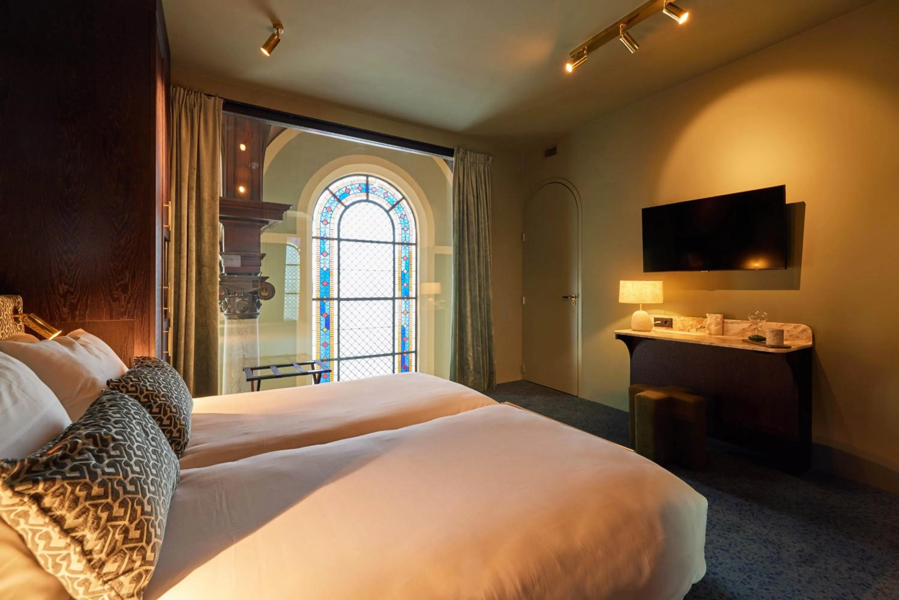 Bed in Heavens Hotel