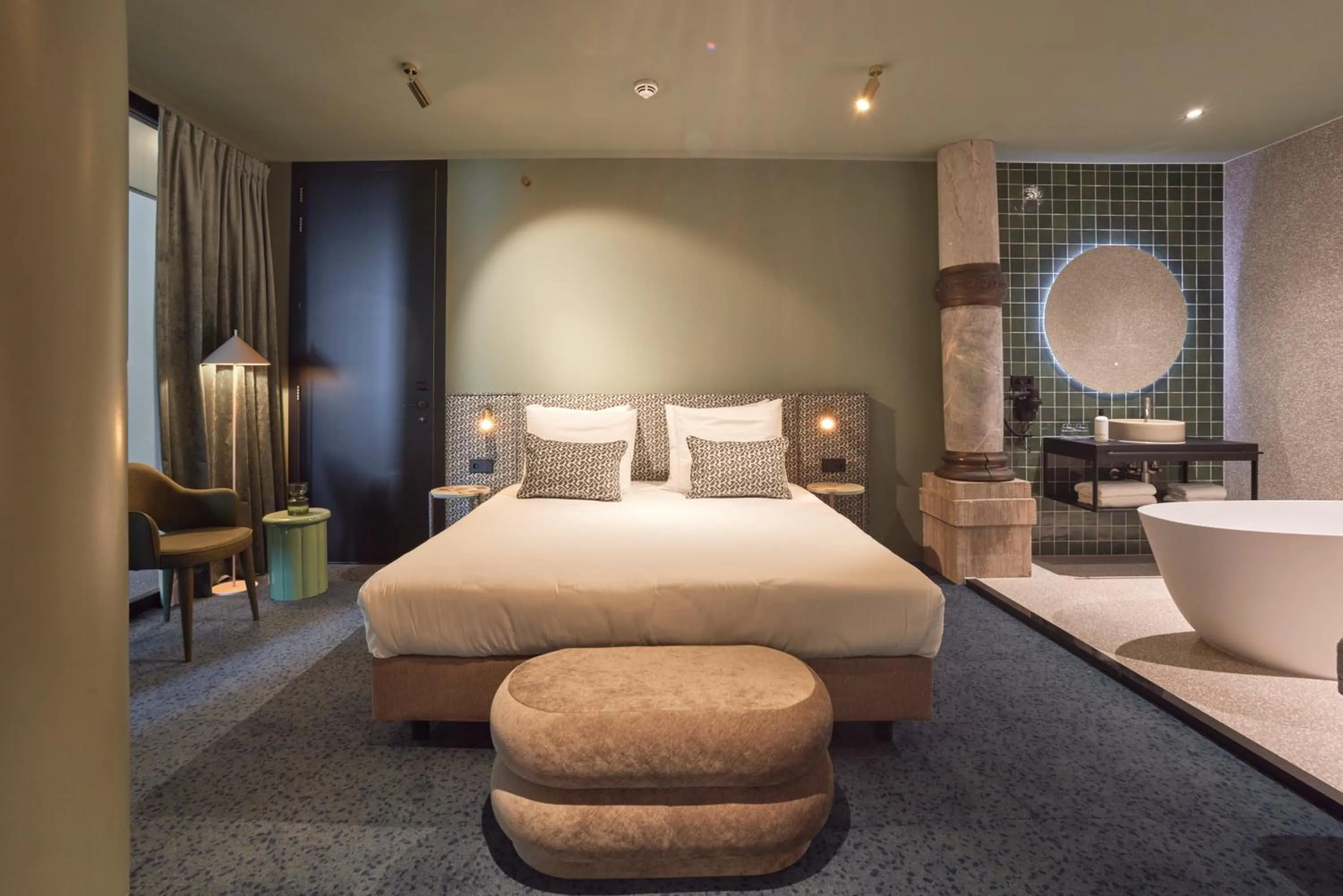 Bed in Heavens Hotel