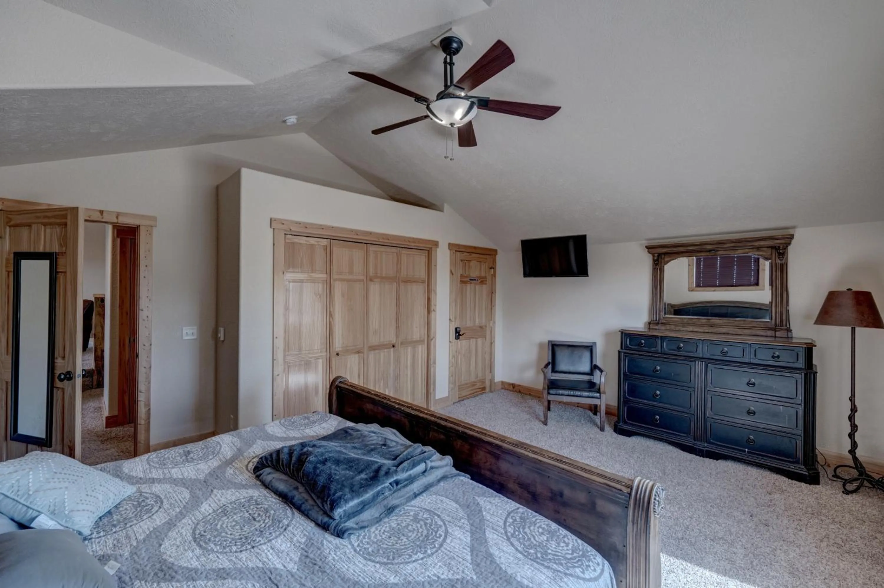 Bed in Avalanche Chalet At Terry Peak Ski Resort