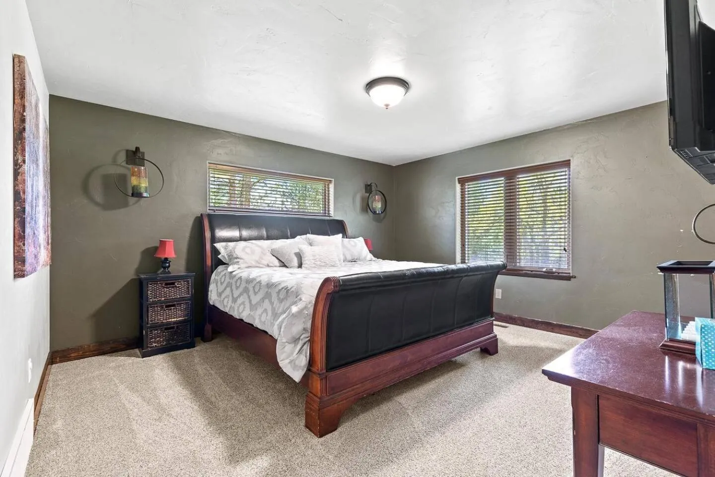 Bed in Larkspur Hills