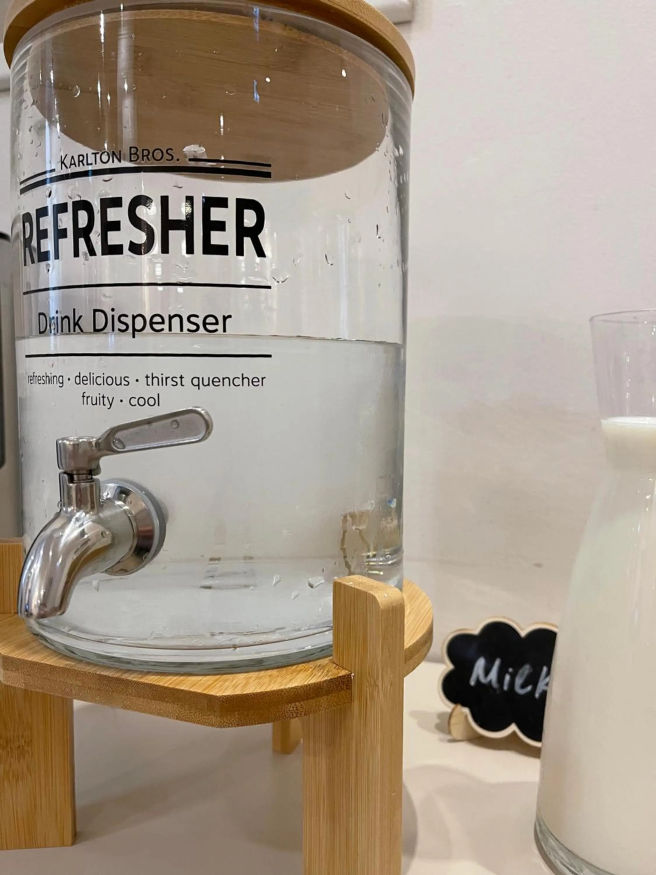 Buffet breakfast in Dan In'n Out