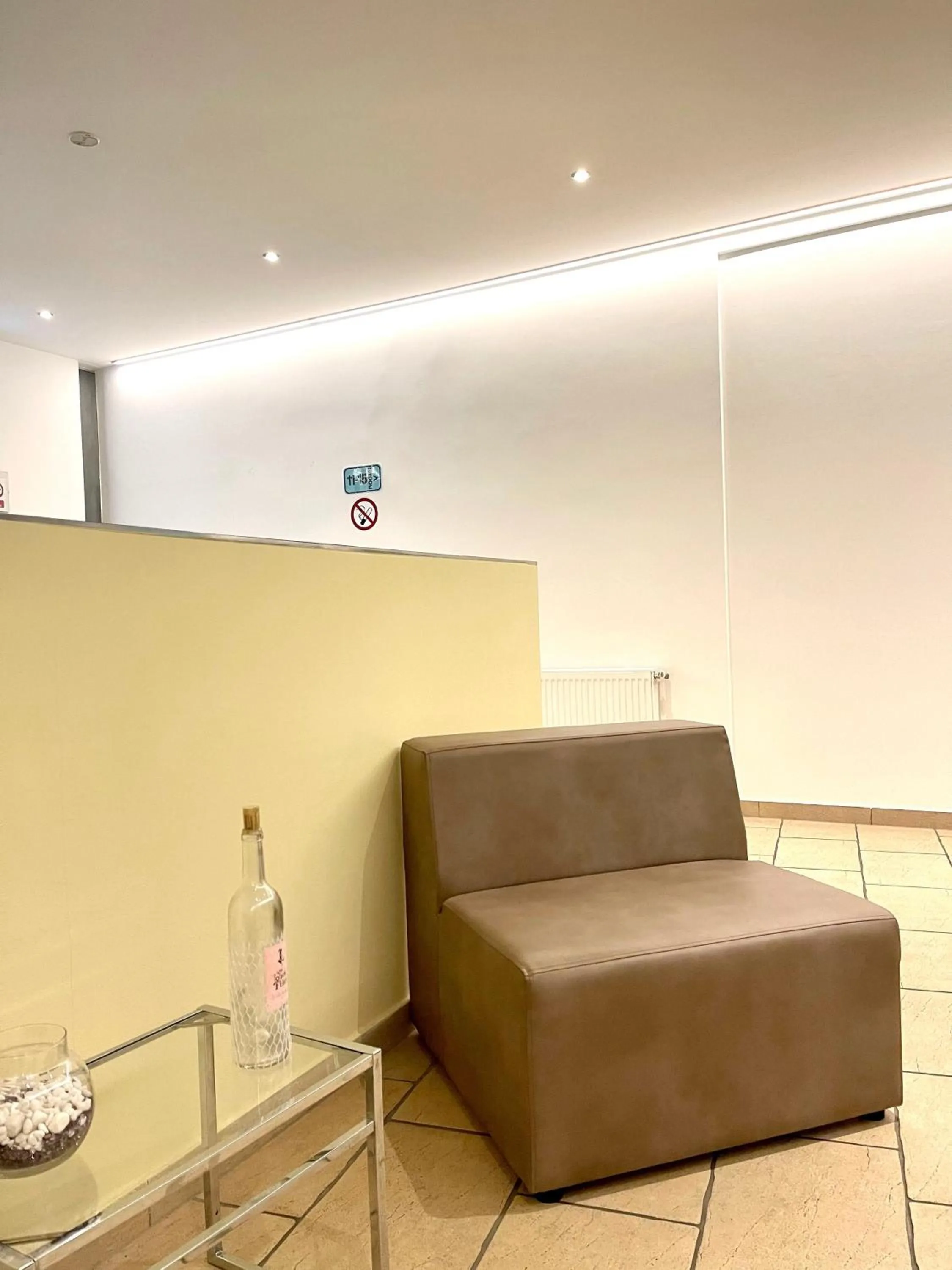 Seating area in Dan In'n Out