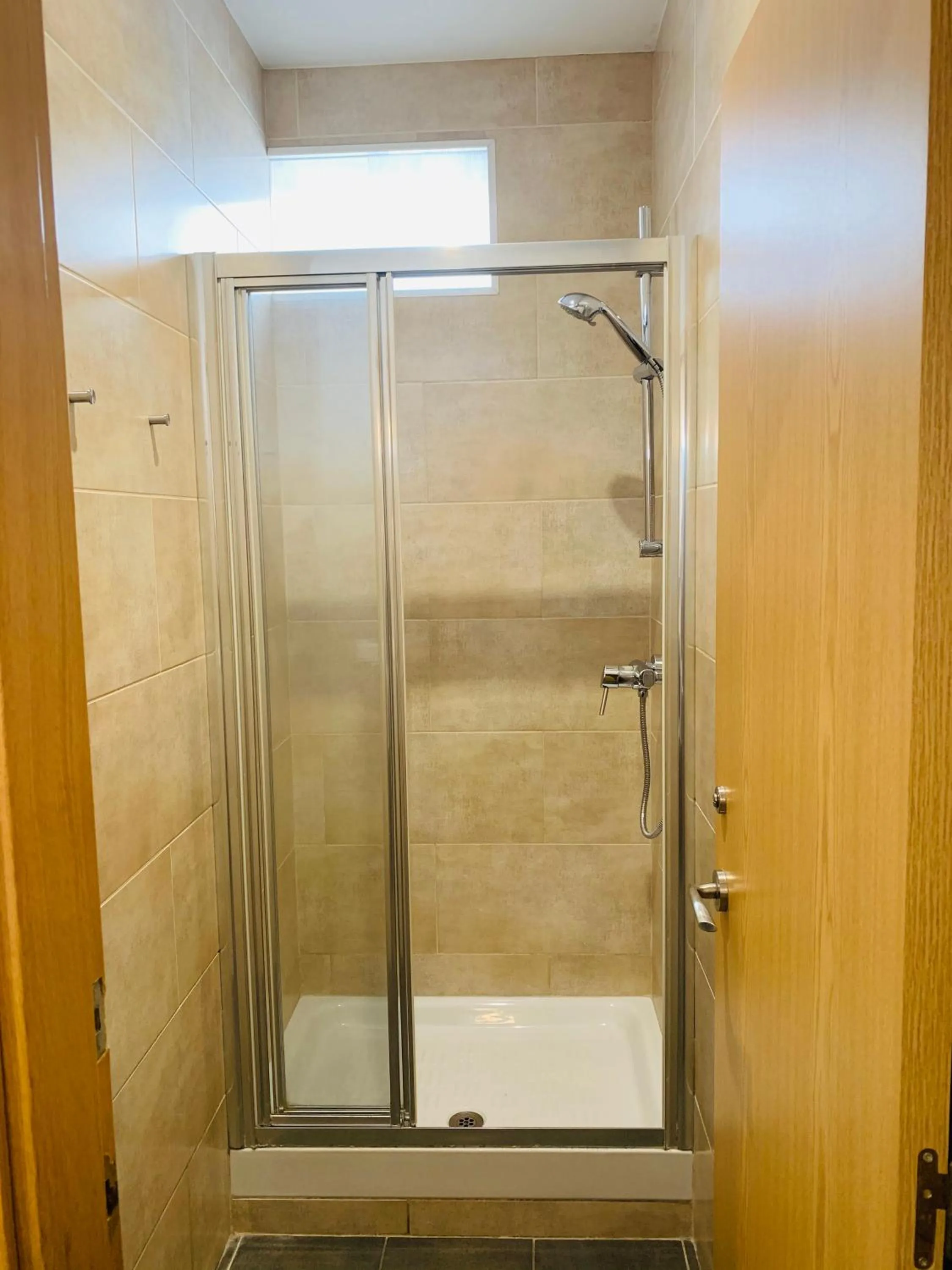 Shower in Super Balmes Guest House