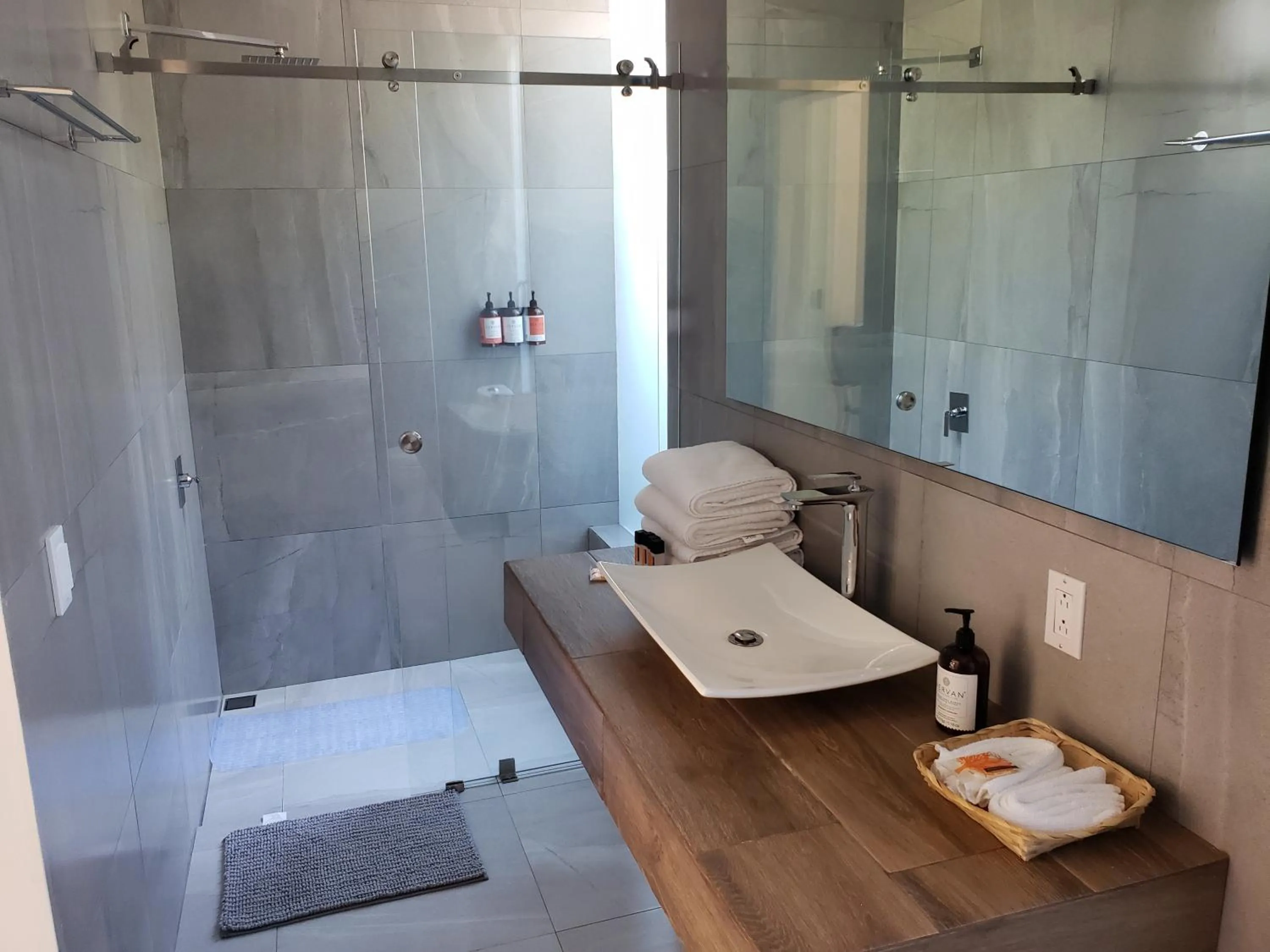 Bathroom in CaLu Hotel en La Laguna, Santa María del Oro