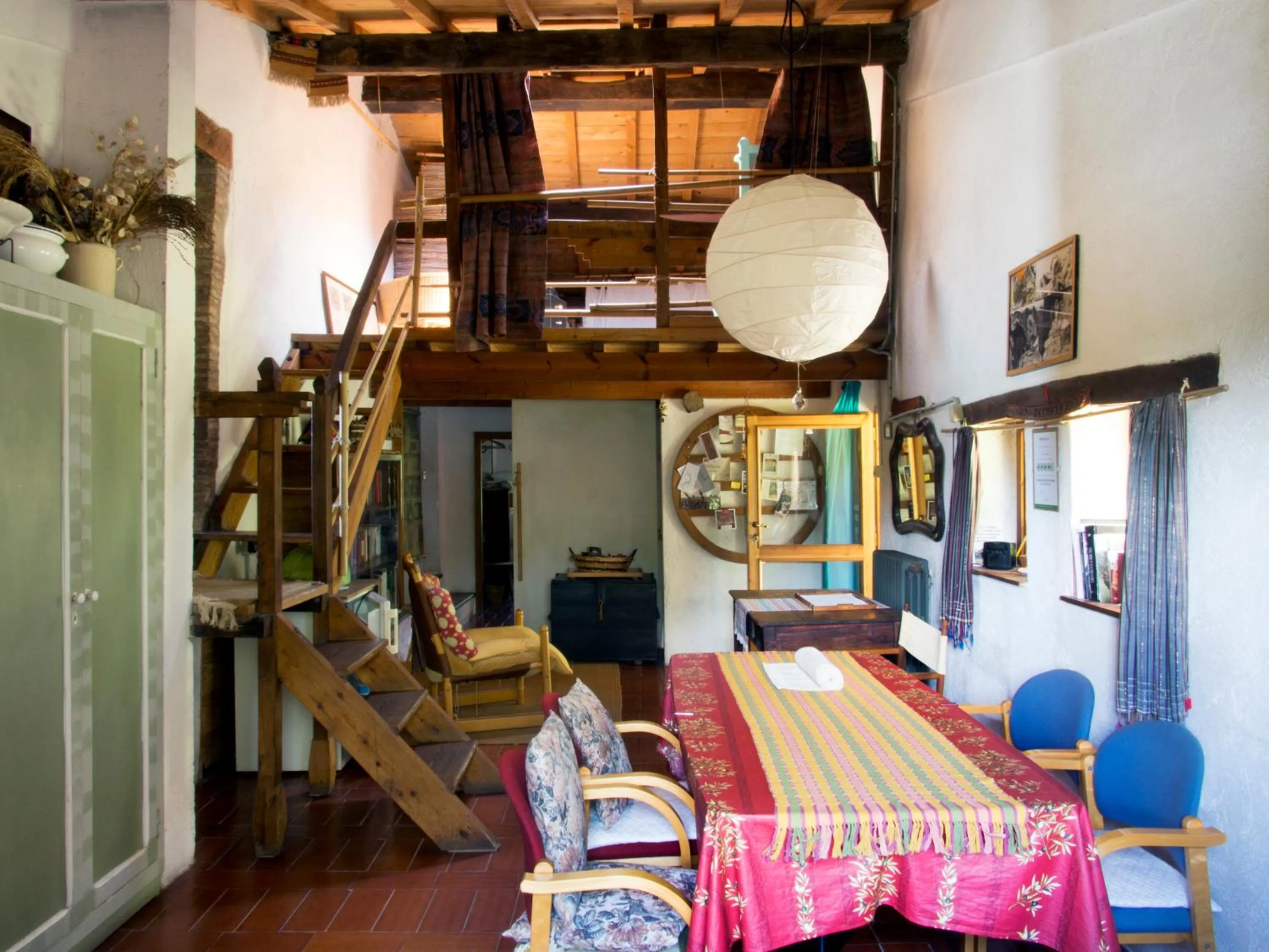 Communal lounge/ TV room in Casa La Valle, Gubbio, Frazione Santa Cristina
