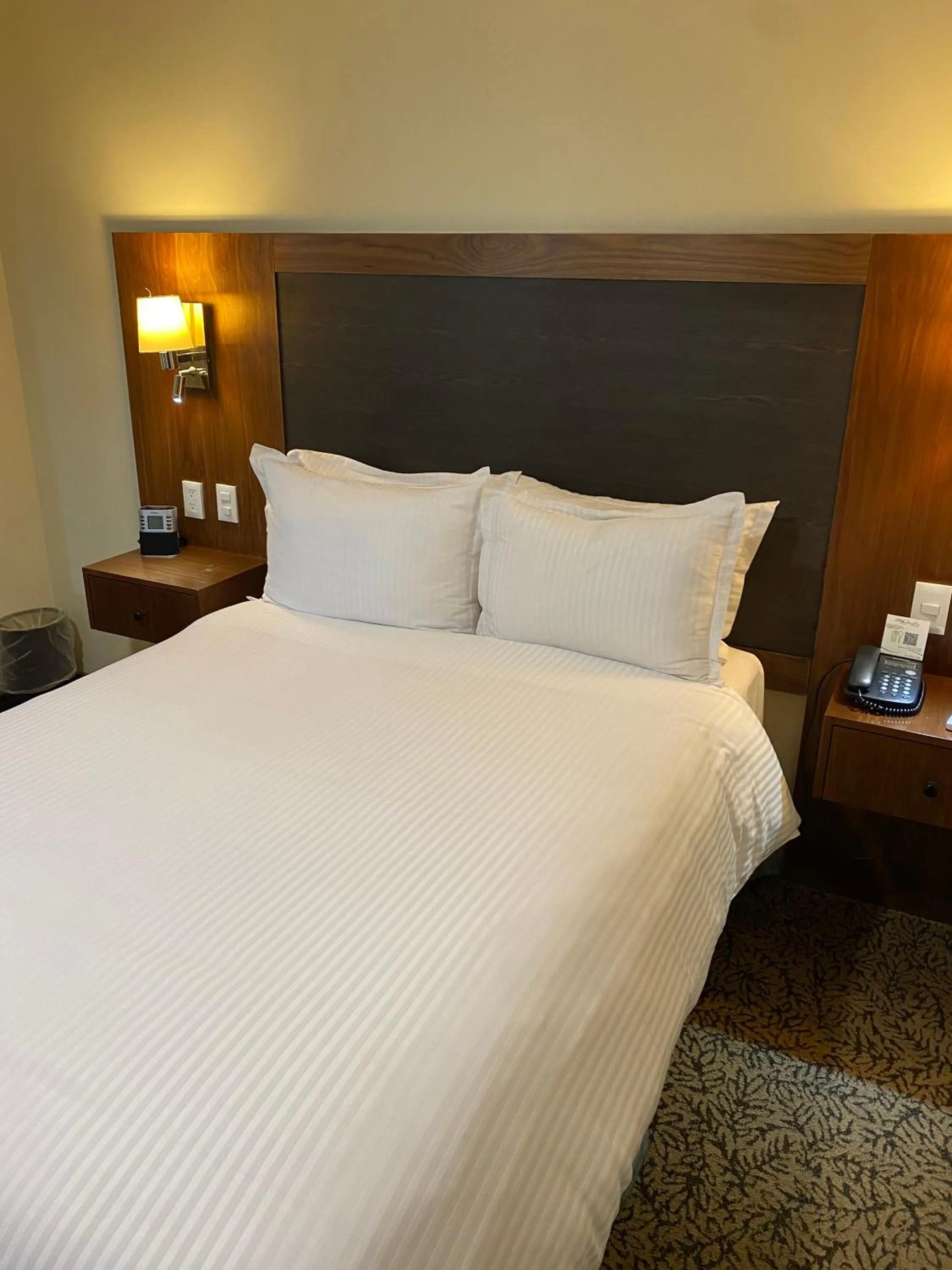 Bed in Wyndham Garden Mexico Reforma