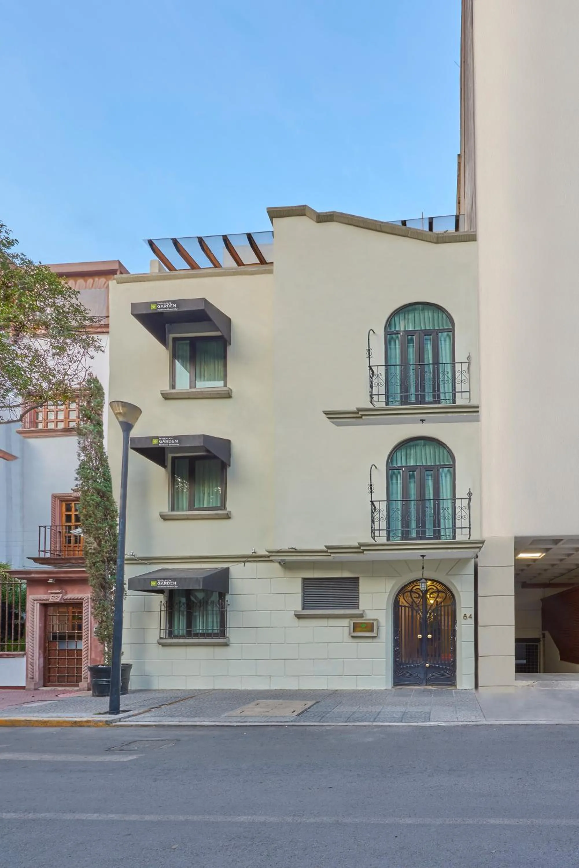 Property building in Wyndham Garden Mexico Reforma