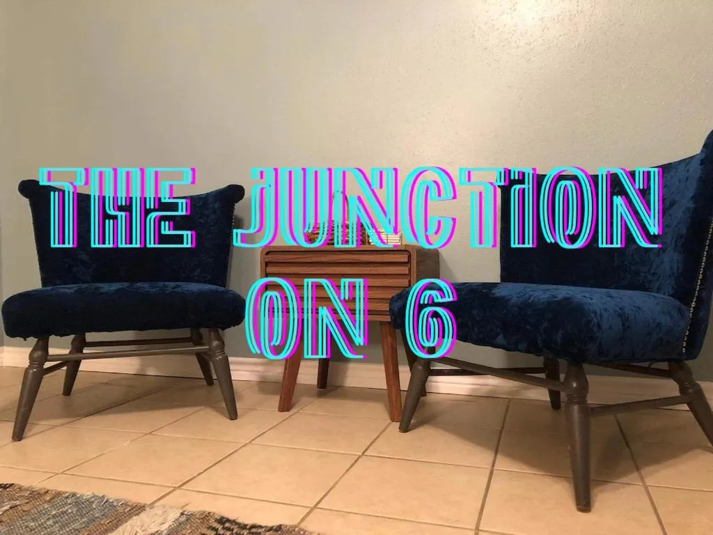 Full Kitchen, Beautiful & Brilliant Apt B