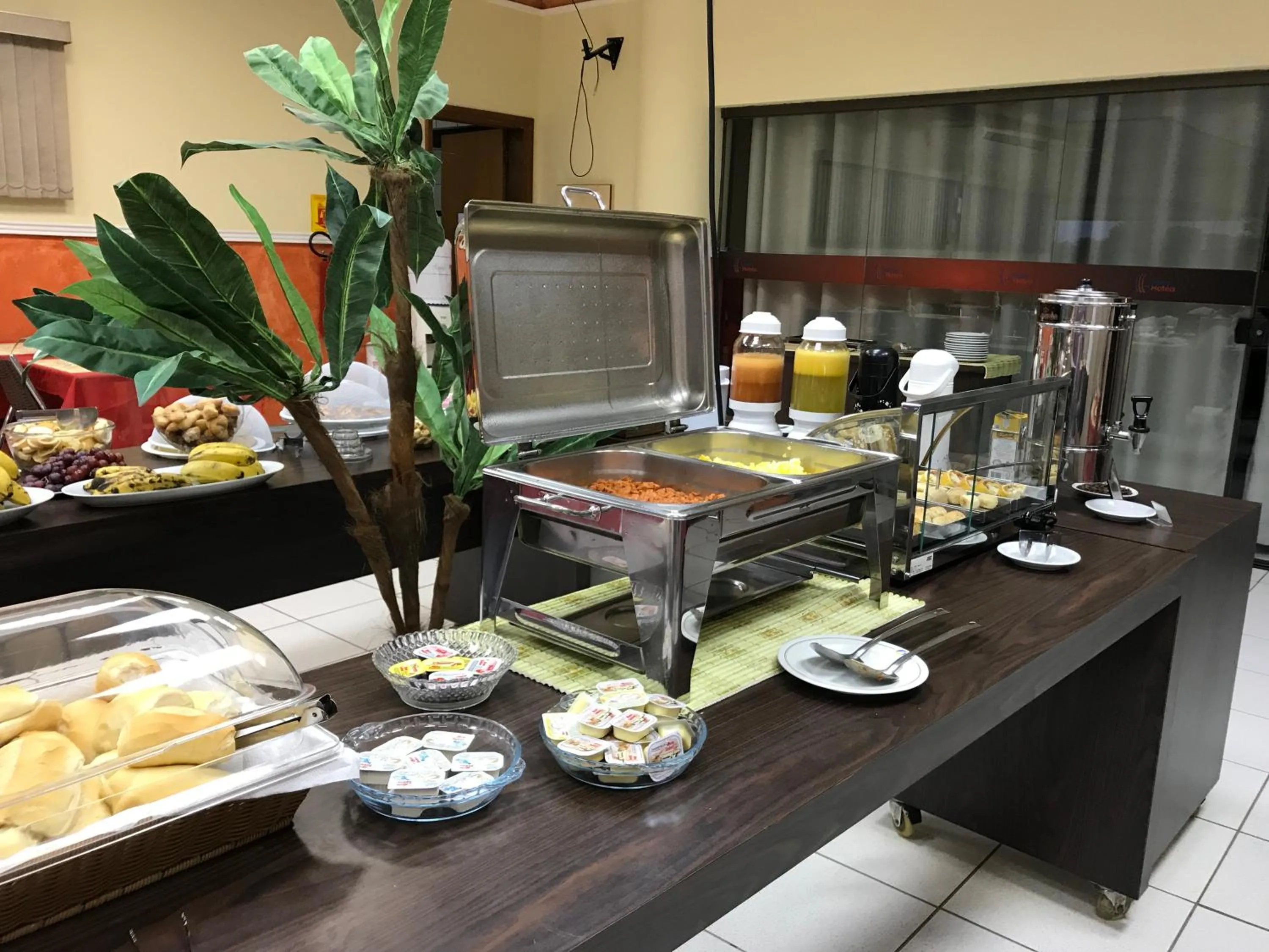 Restaurant/places to eat in Larison Ji-Paraná by - Easy Hotéis