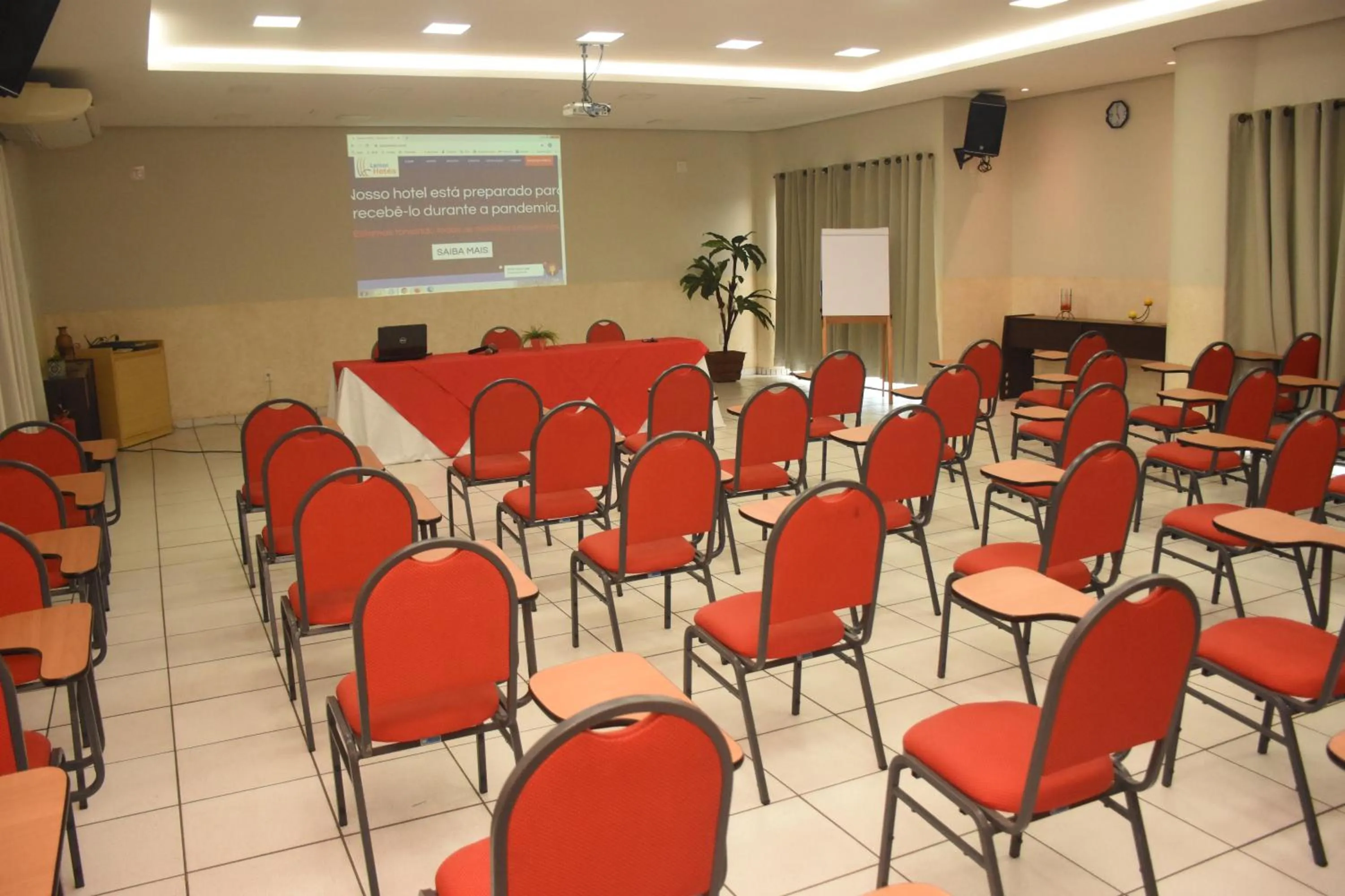 Business facilities in Larison Ji-Paraná by - Easy Hotéis