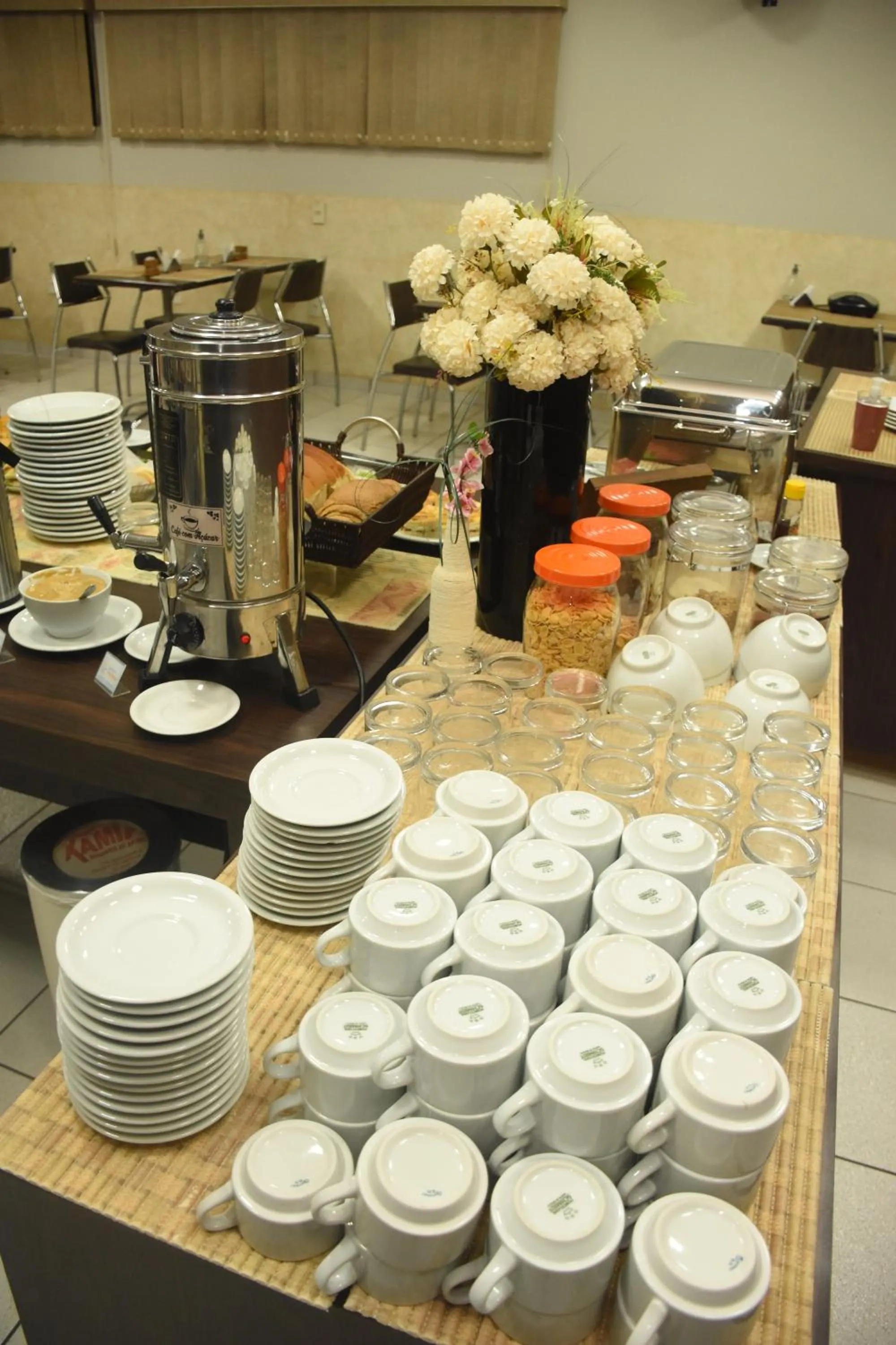 Breakfast in Larison Ji-Paraná by - Easy Hotéis