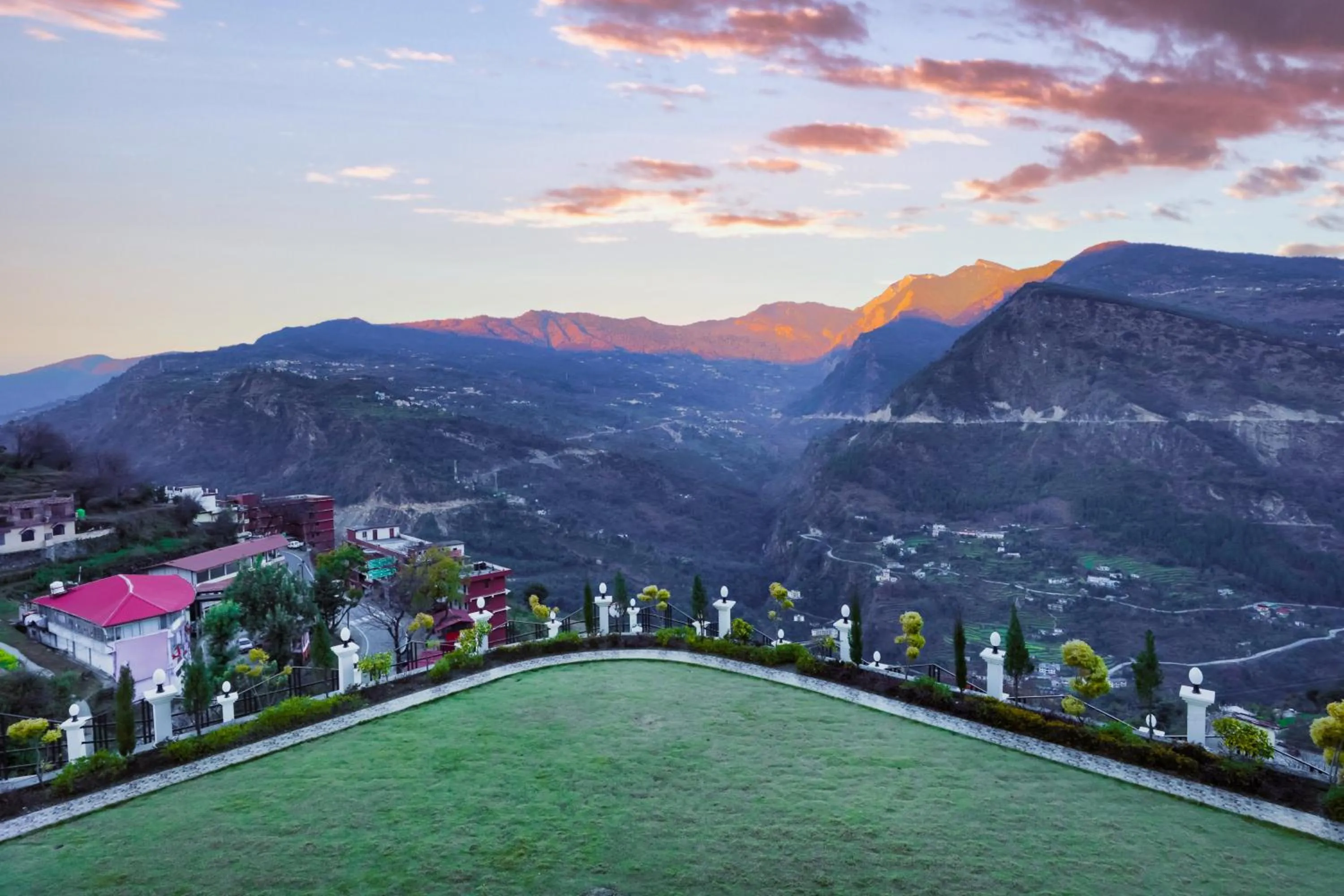 Garden in Regenta Resort Madhuganga Ukhimath