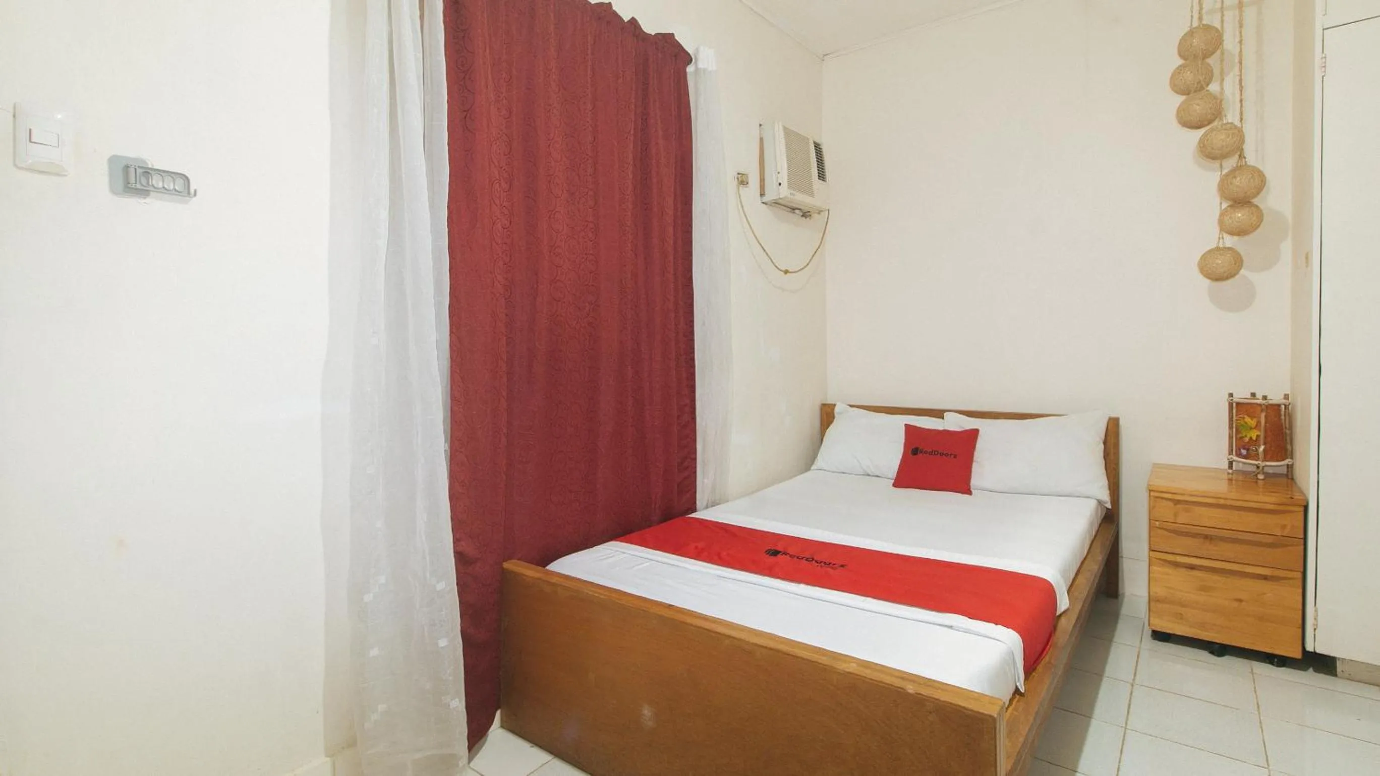 Bed in RedDoorz @ The V'Jour Hotel Angeles