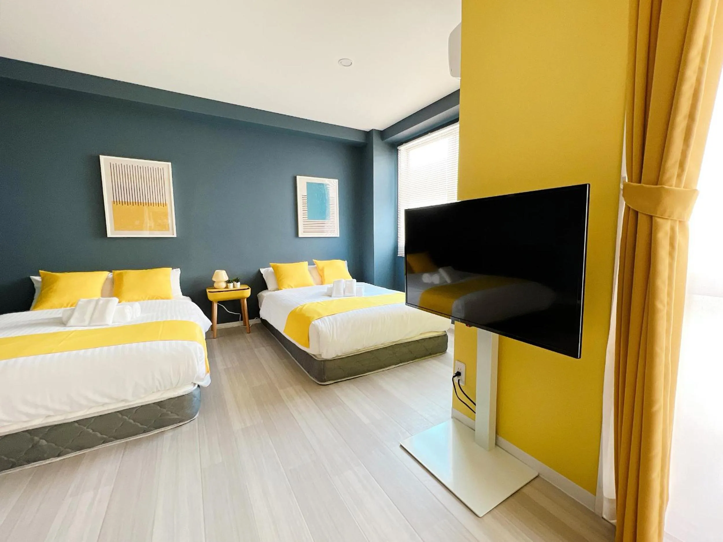 Bed in OUCHI HOTEL Nagarekawa with Dogs