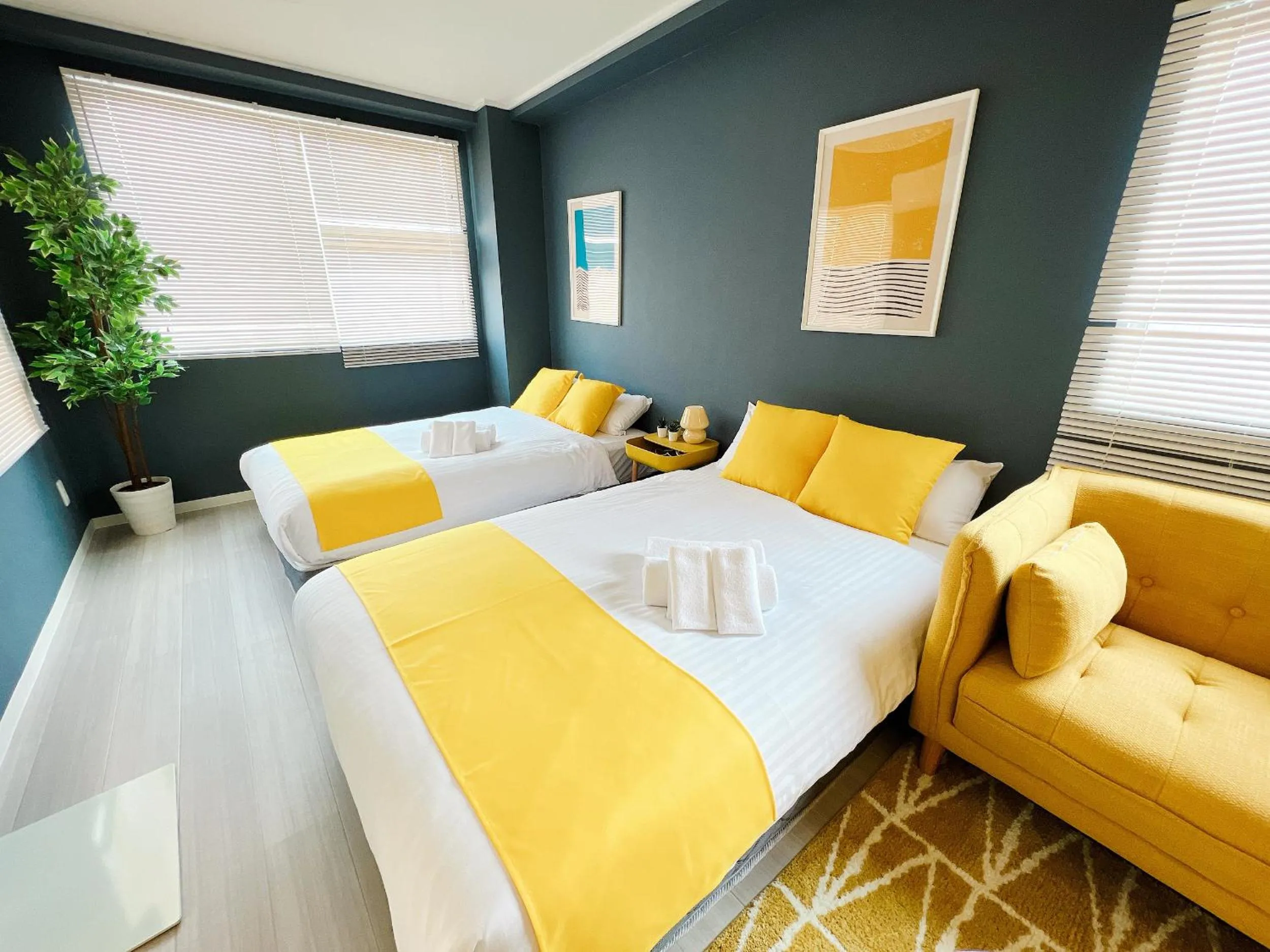 Bed in OUCHI HOTEL Nagarekawa with Dogs