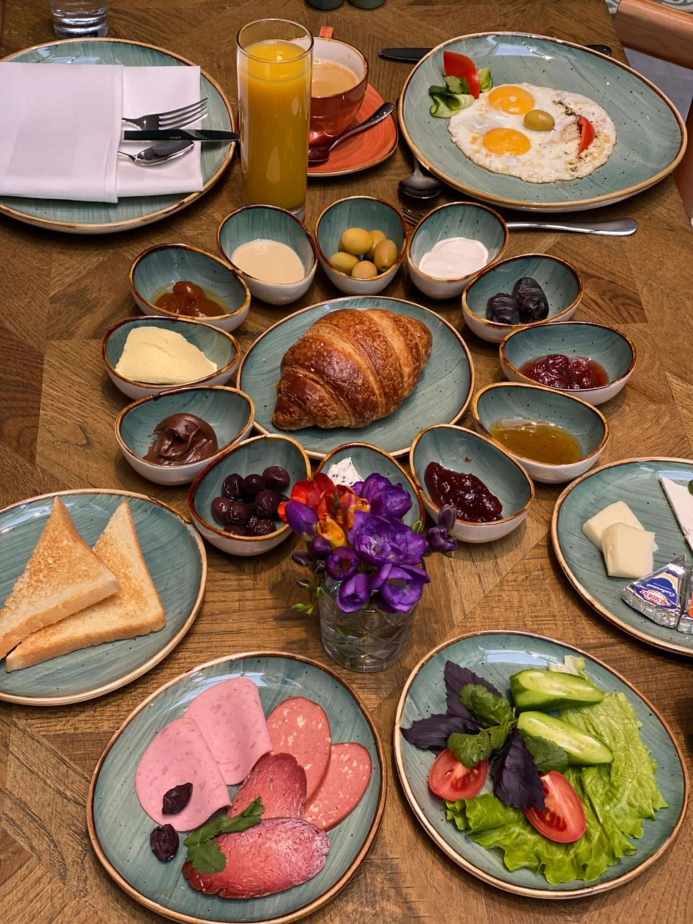 Breakfast in Molokan Inn Hotel