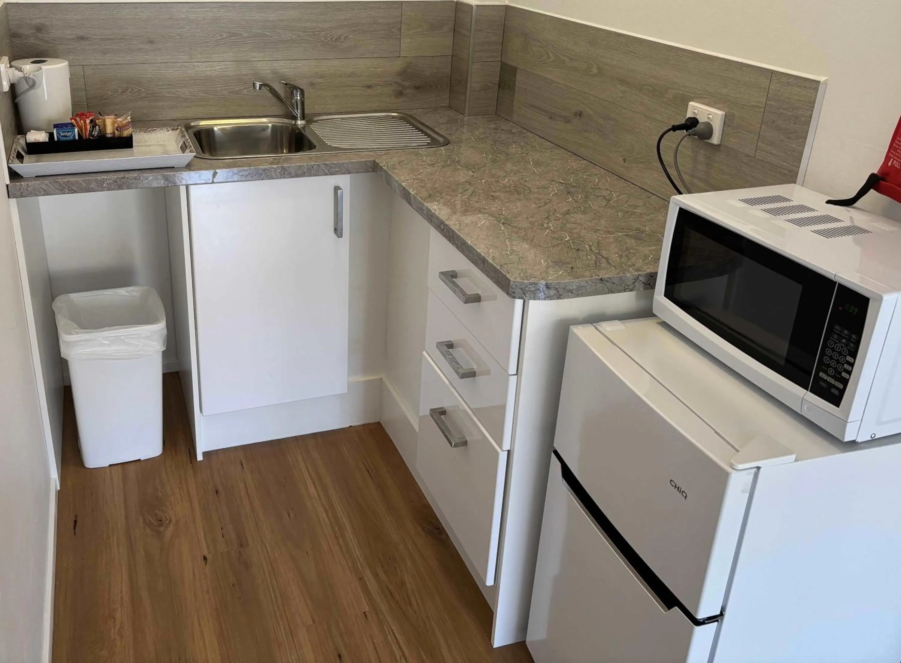 Kitchen or kitchenette in Bella Villa Motor Inn