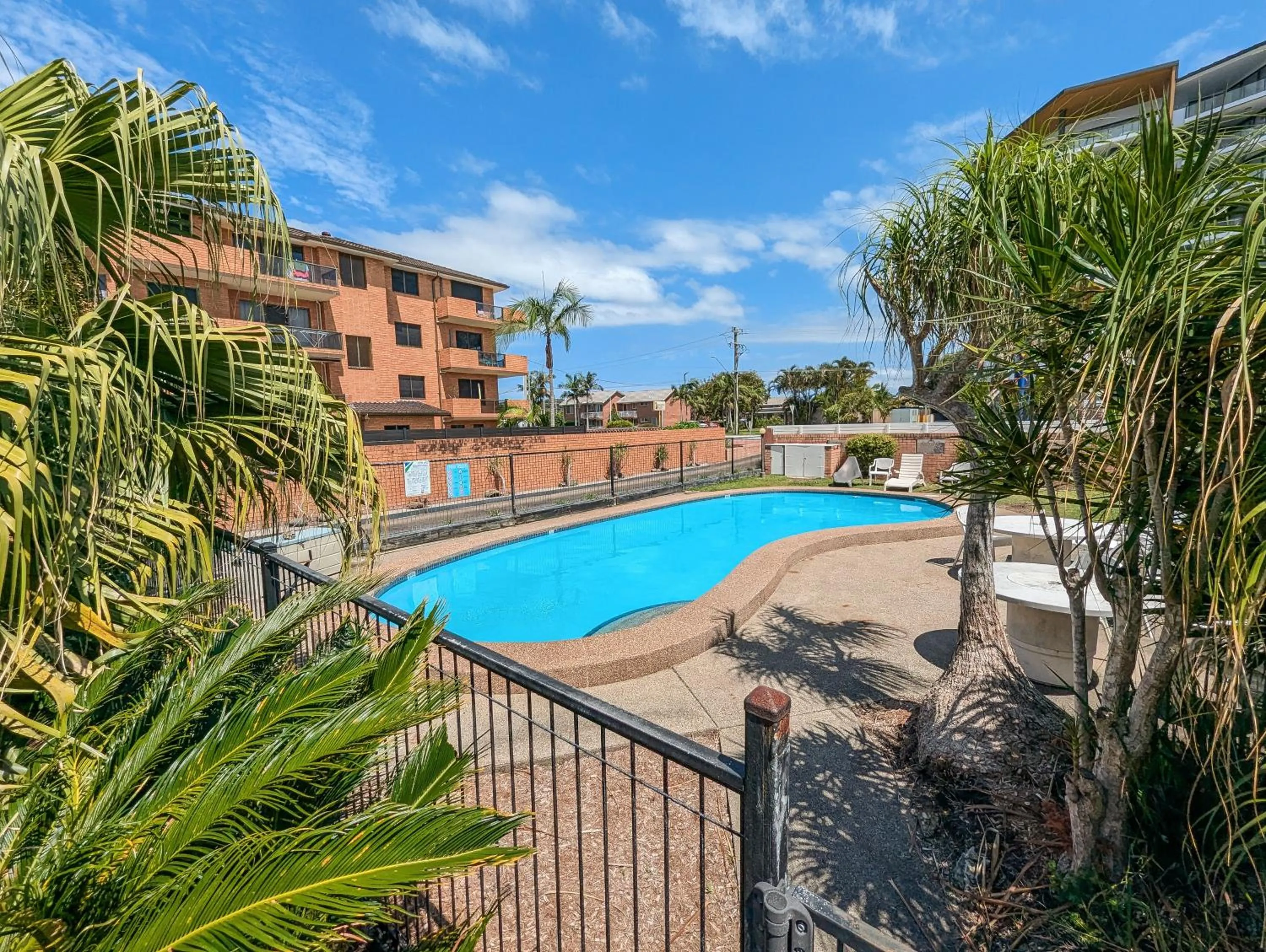 Swimming pool in Bella Villa Motor Inn