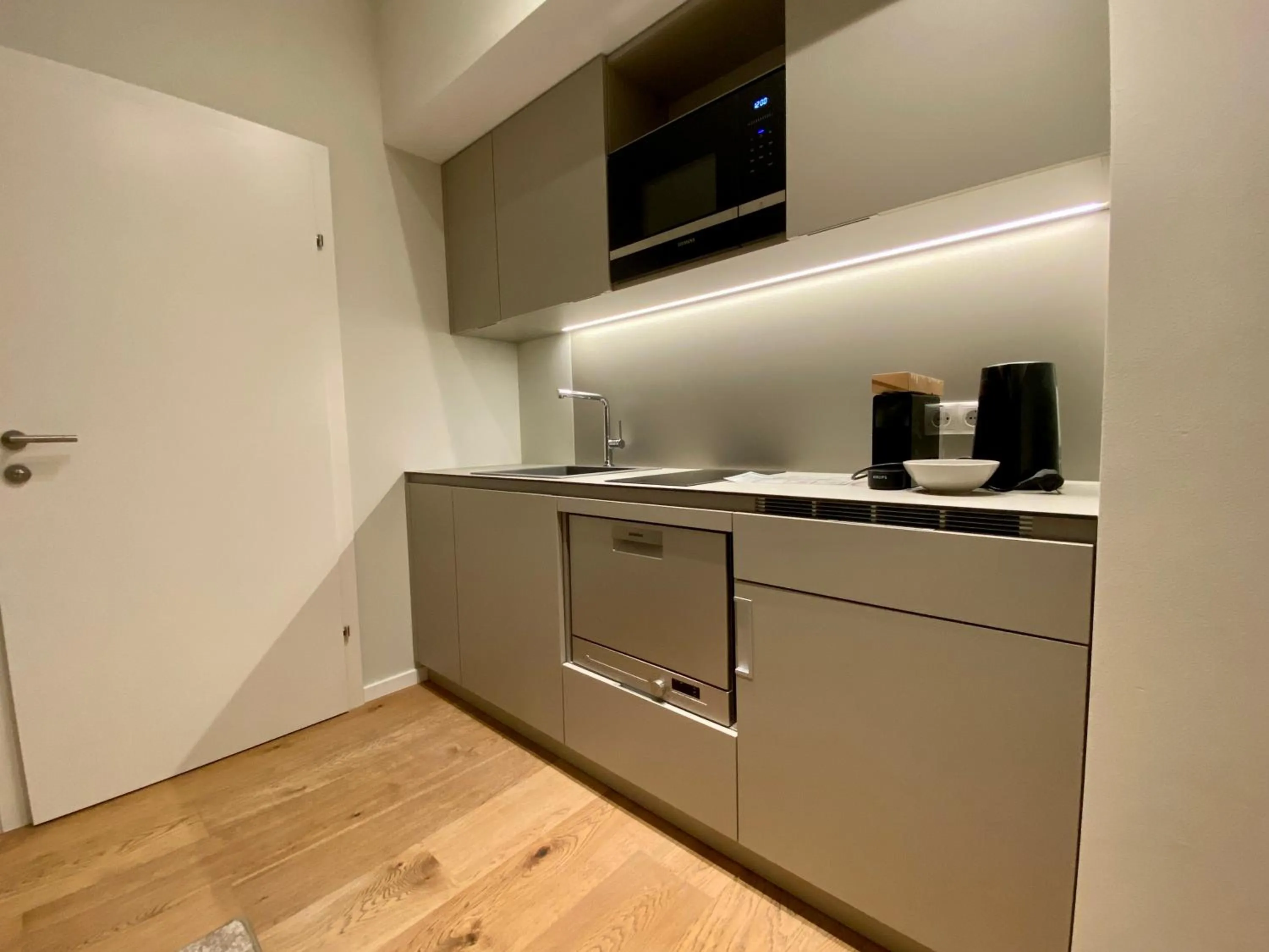 kitchen in Blackhome Wien I contactless check-in