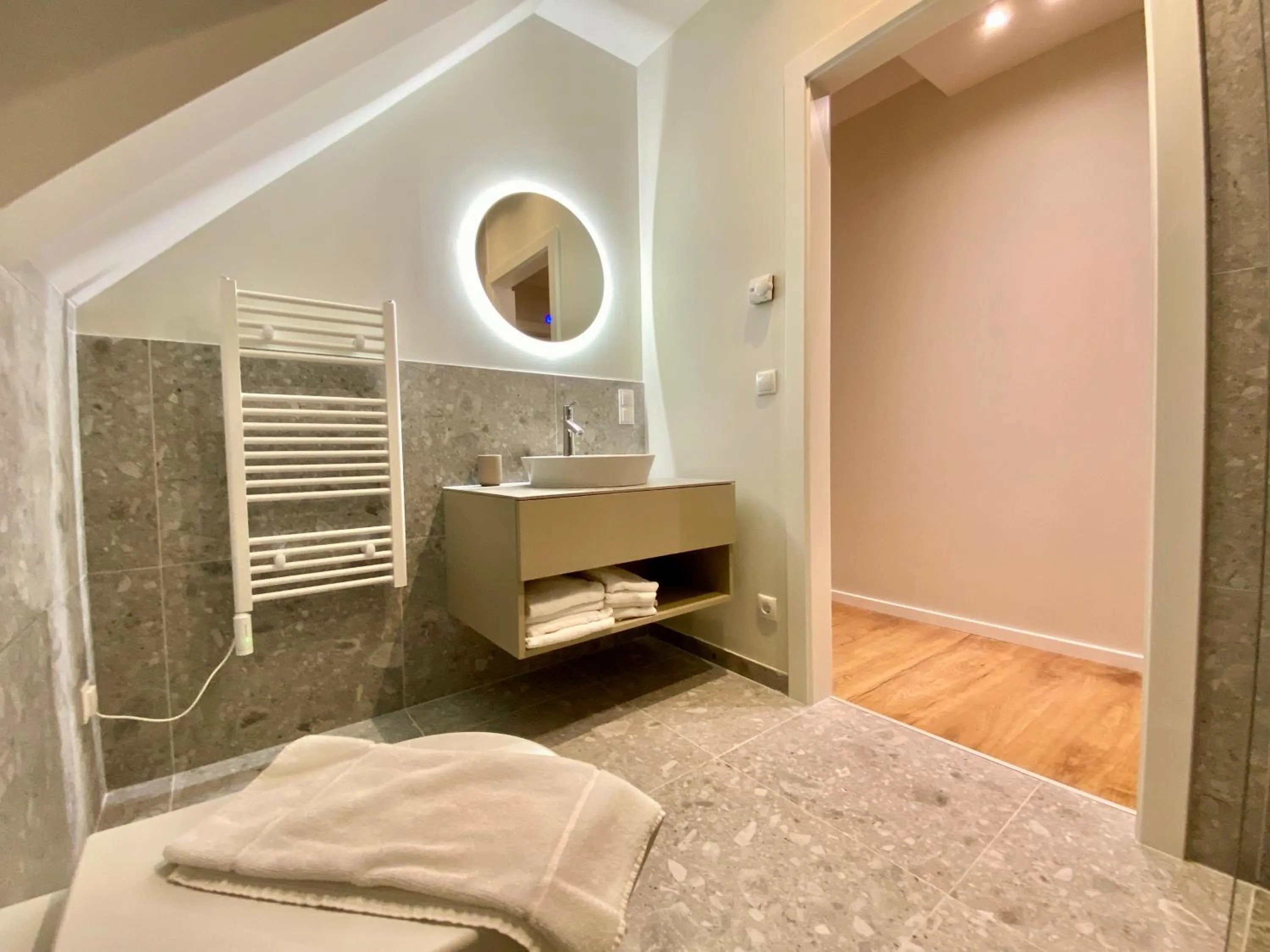 Bathroom, Bed in Blackhome Wien I contactless check-in