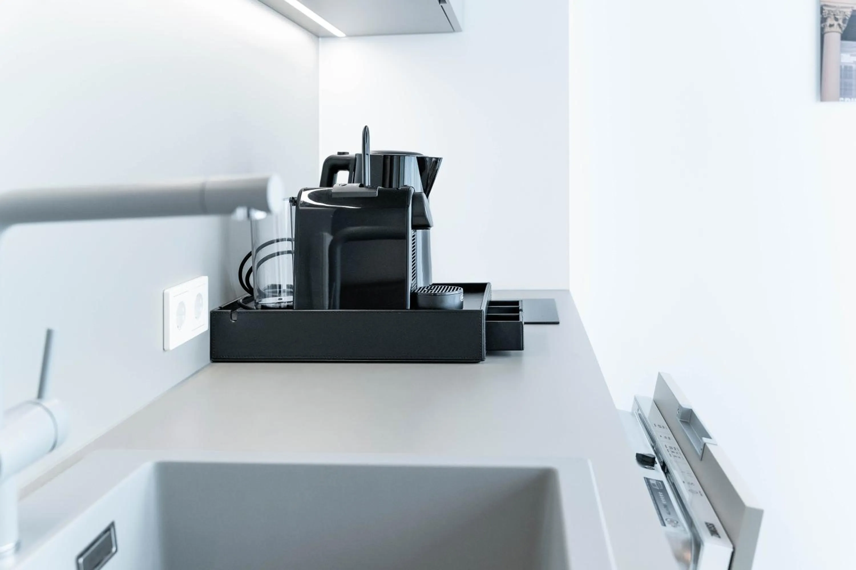 Kitchen or kitchenette in Blackhome Wien I contactless check-in