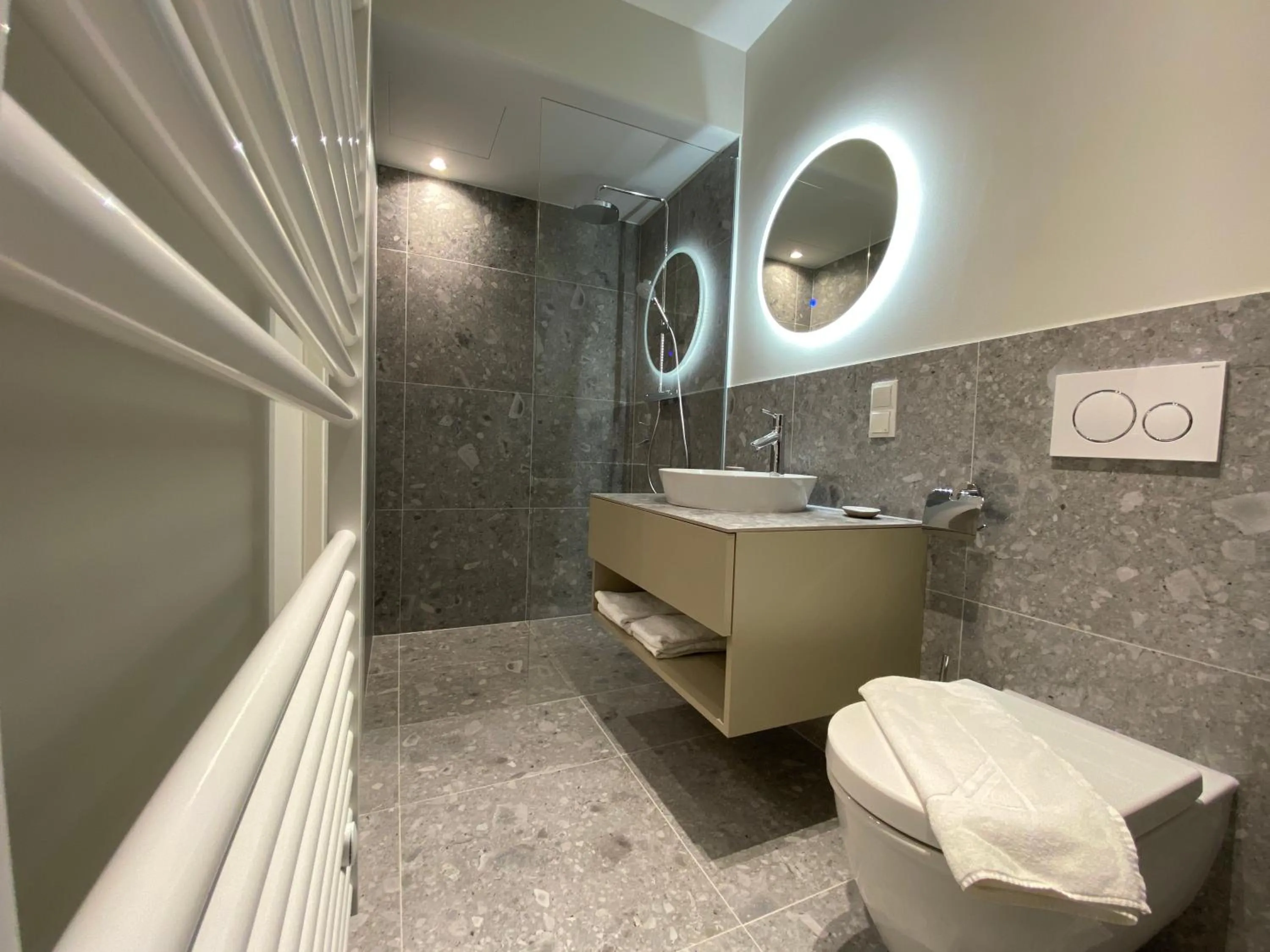 Bathroom in Blackhome Wien I contactless check-in