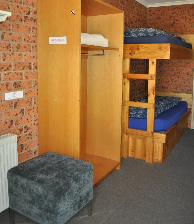 bunk bed, Bed in Merrijig Motor Inn
