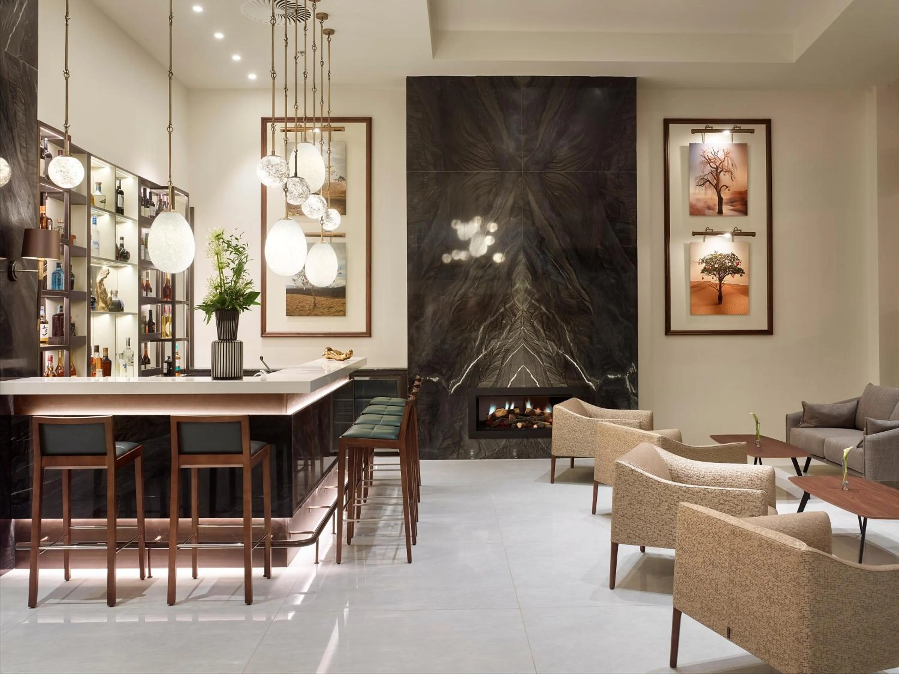 Restaurant/places to eat in EST Grand Hotel Savoy