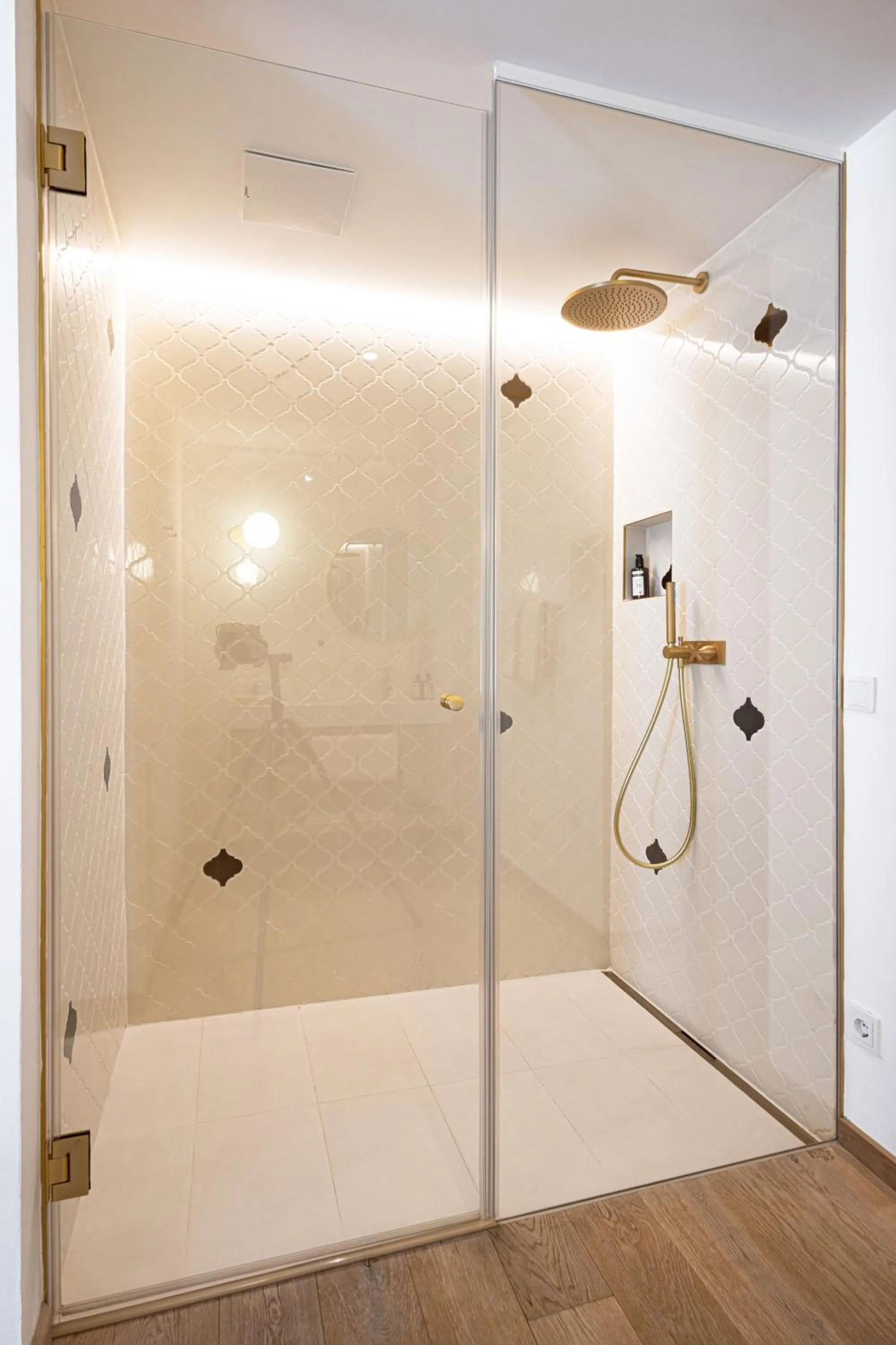 Shower in Boutiquehotel Zum Goldenen Hirschen